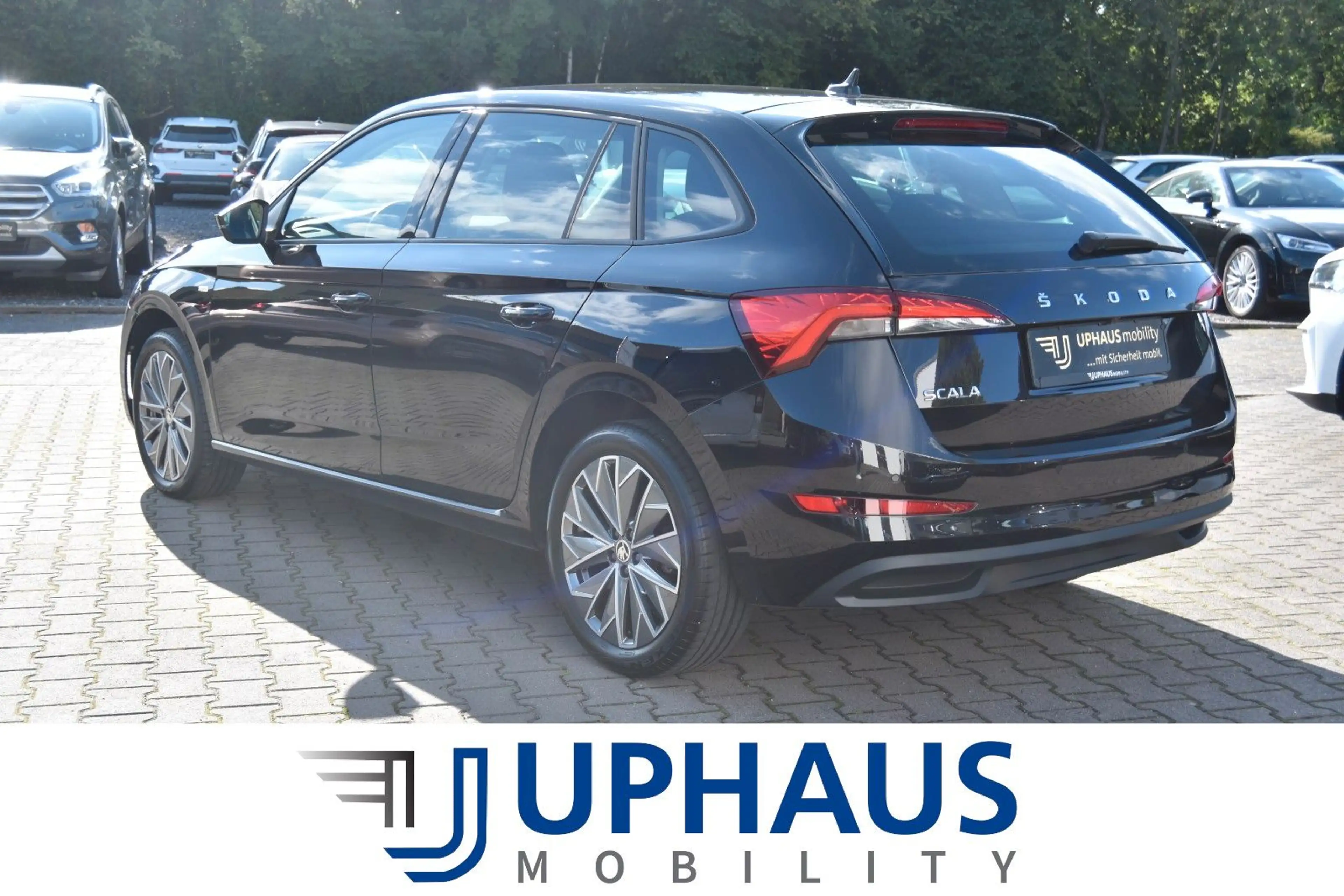 Skoda Scala Tour TSI LED/NAVI/SHZ/LKRh/RCAM — photo 2