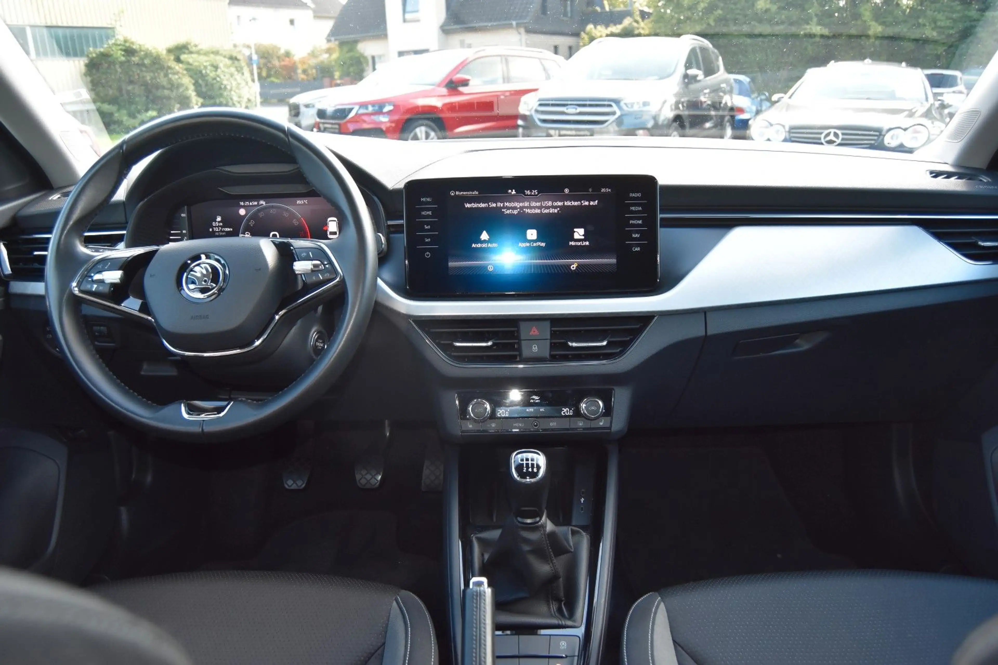 Skoda Scala Tour TSI LED/NAVI/SHZ/LKRh/RCAM — photo 9