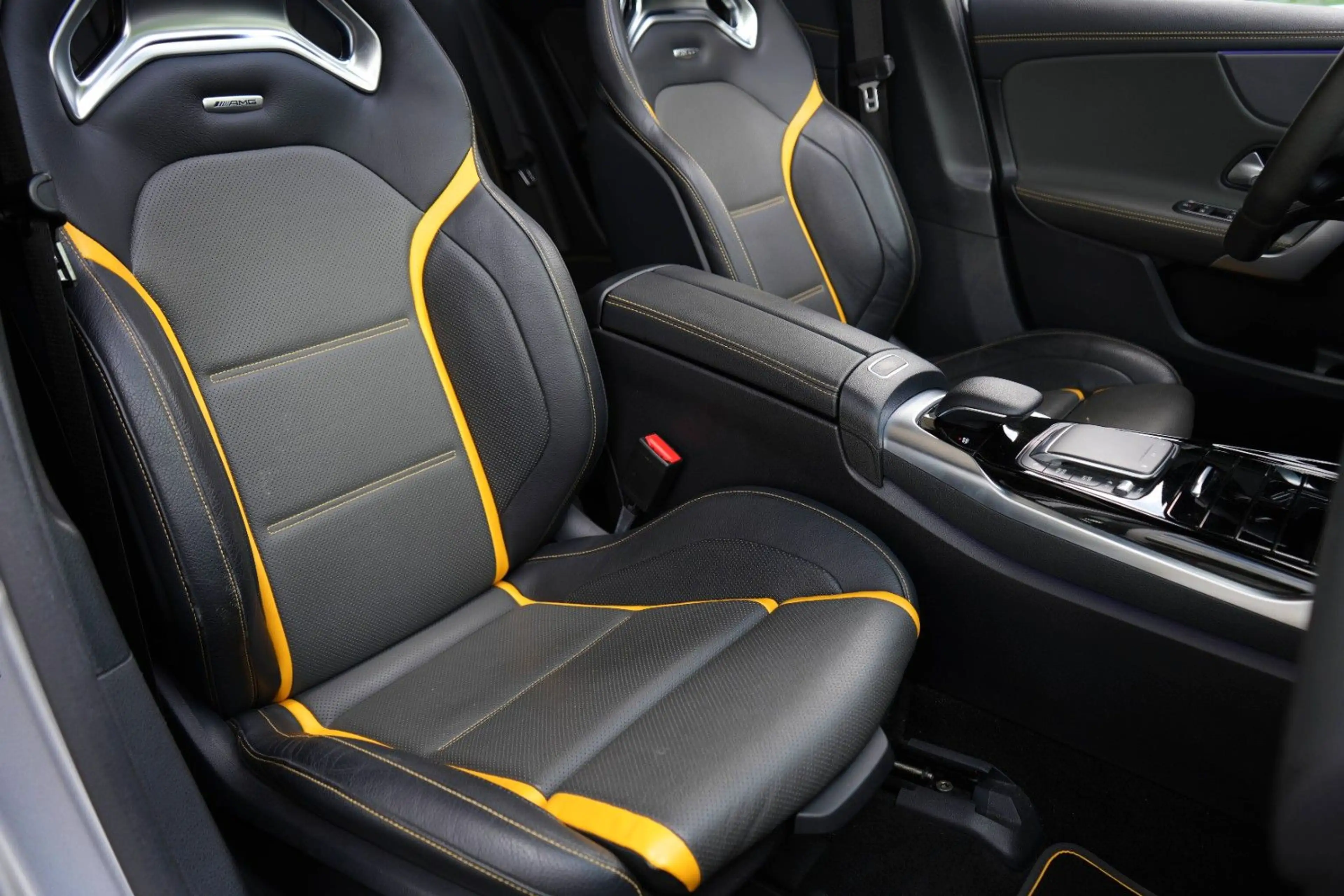 Mercedes-Benz A 45 AMG A 45s AMG 4Matic+ EDITION 1|PERFOR|DRIVER'S|AERO — photo 3