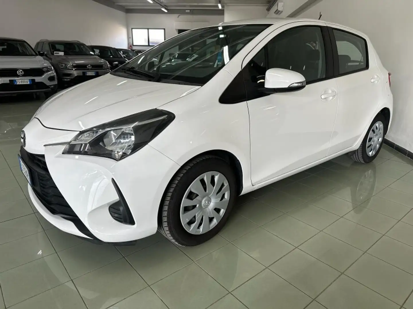 Toyota Yaris 1.0 5p. Cool Bianco - 2