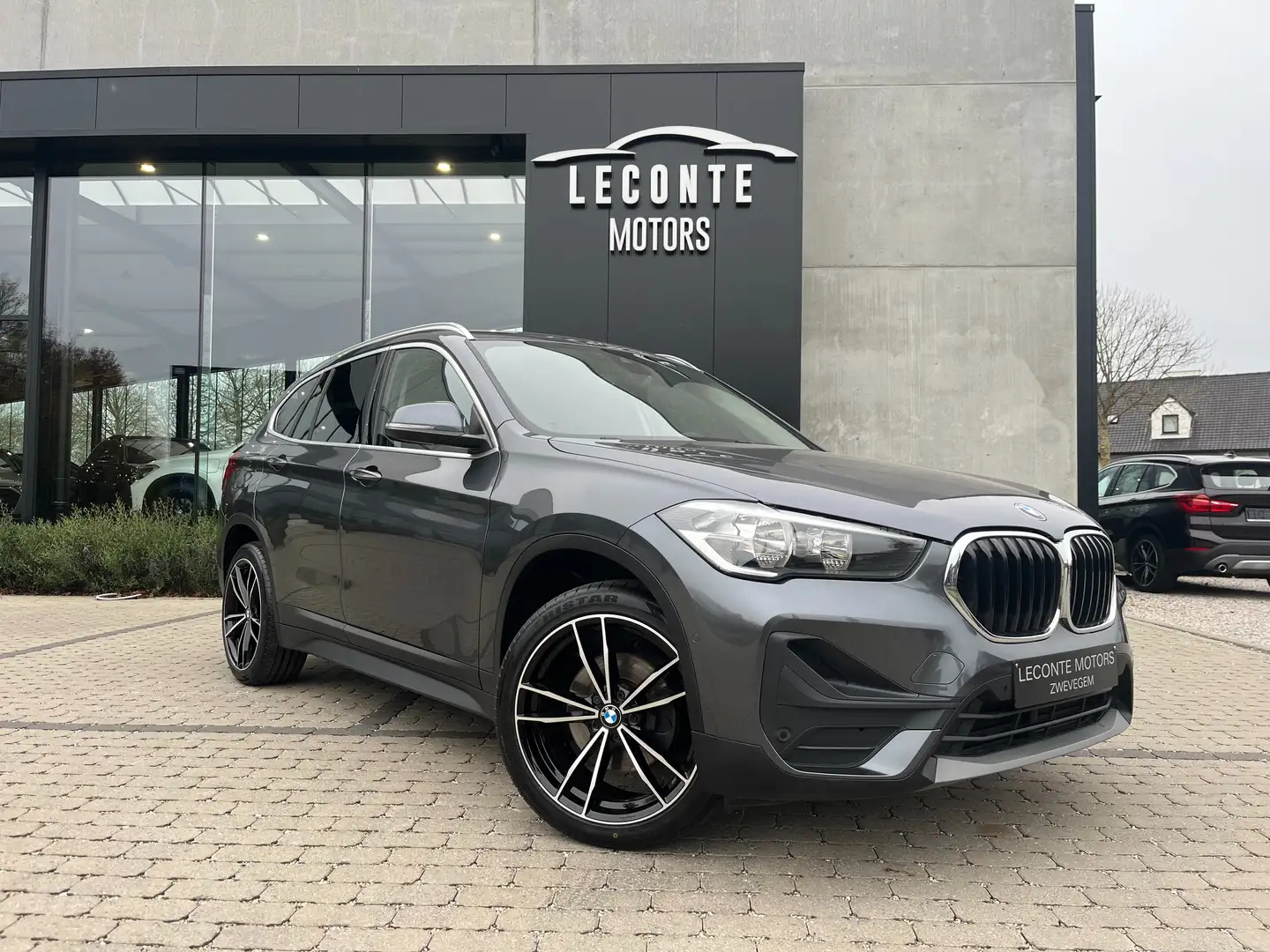 BMW X1 X1 sDrive18iA Panodak/Leder/Gps/Sfeerverlichting Gris - 1