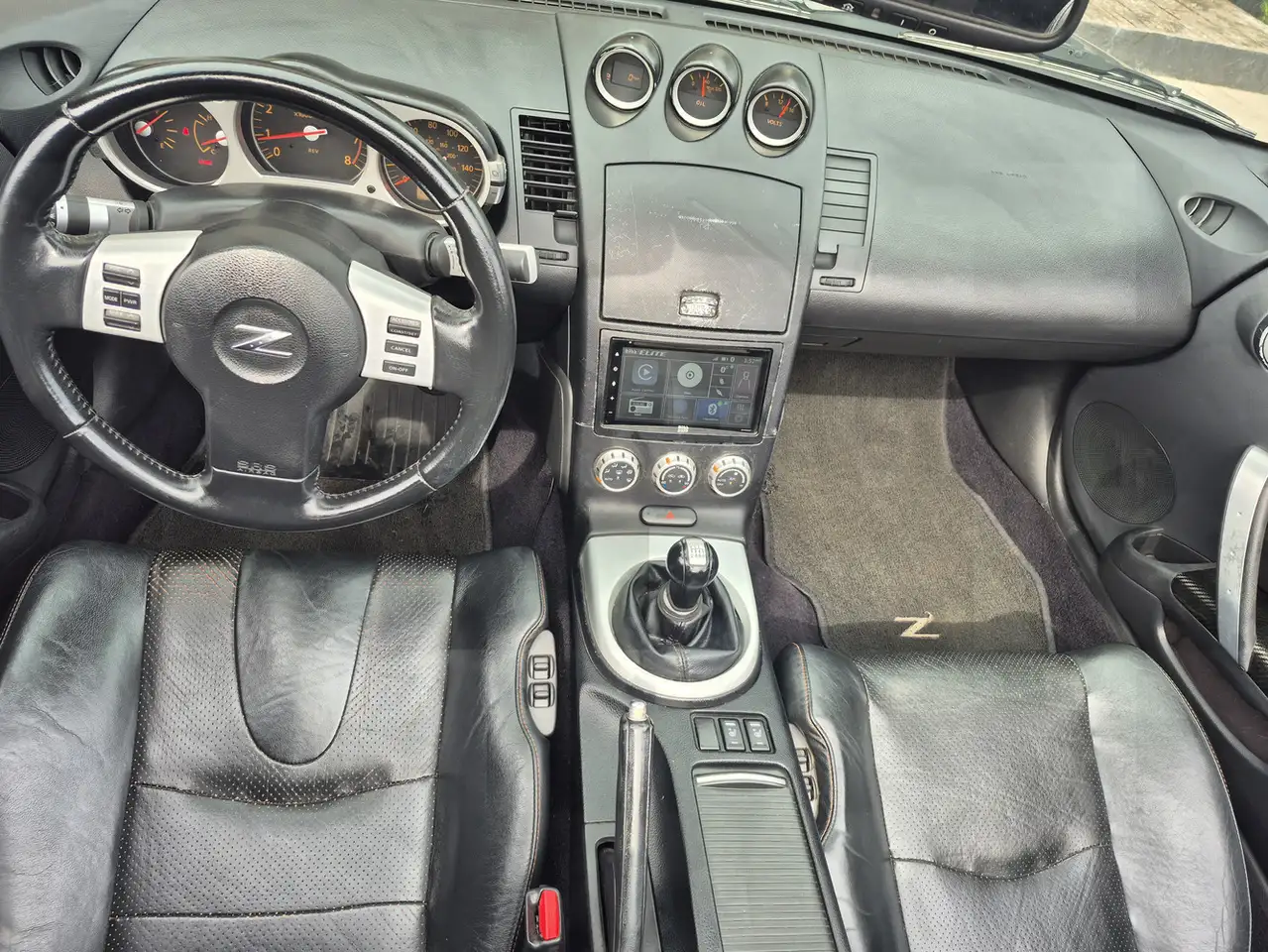 Nissan 350Z снимка Nissan 350Z