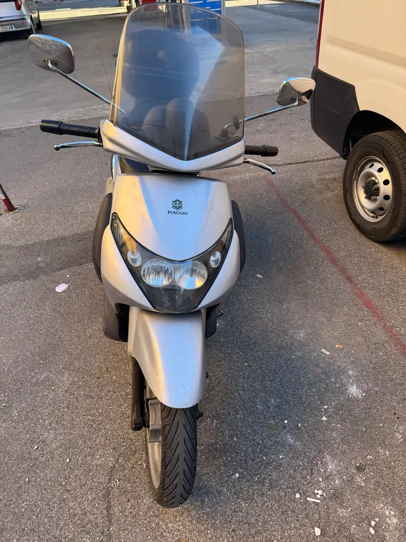 Piaggio Beverly 250 Plateado - 1