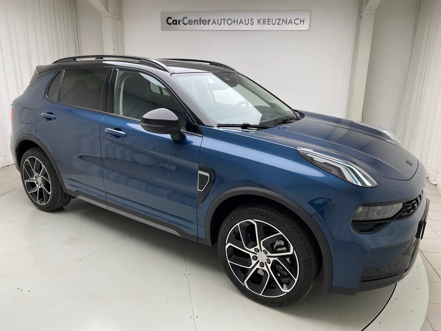 Lynk & Co 01 01 PHEV 1.5 Plug-in-Hybrid Blue Edition 360° Blau - 1