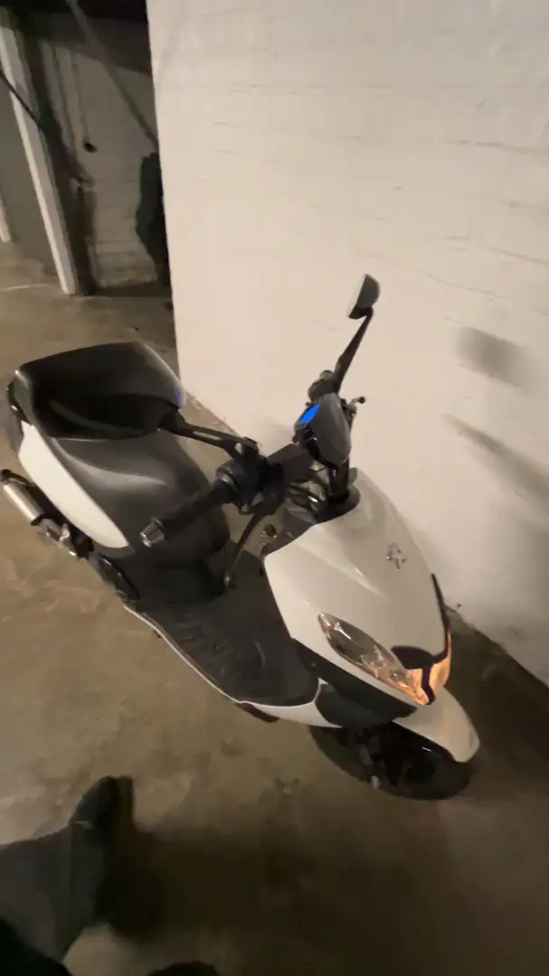 Peugeot Streetzone - 2