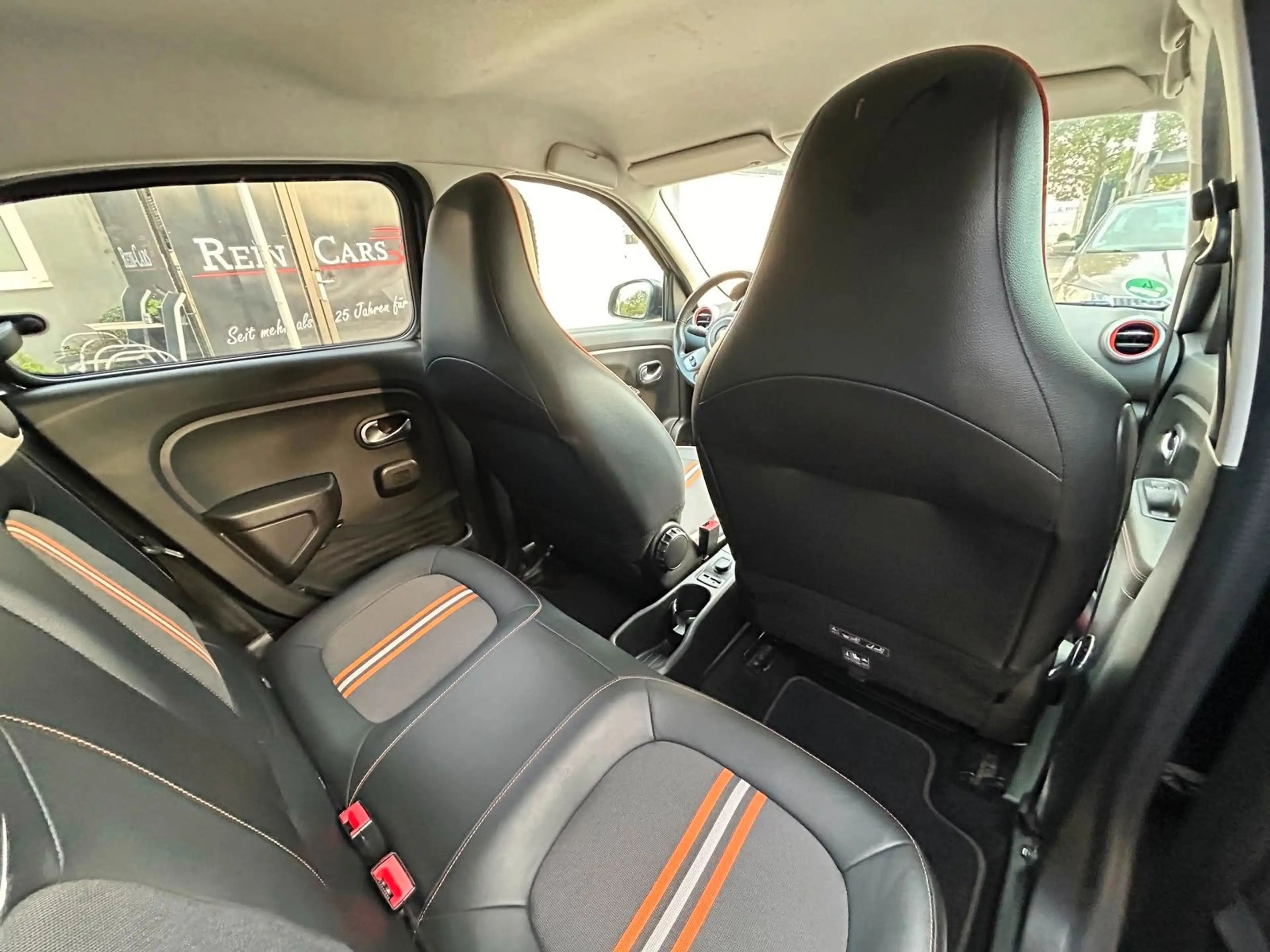 Renault Twingo GT/I.HD/NAVI/KAMERA/SHZ/TEMP/KLIMAAUT/VOL — photo 15