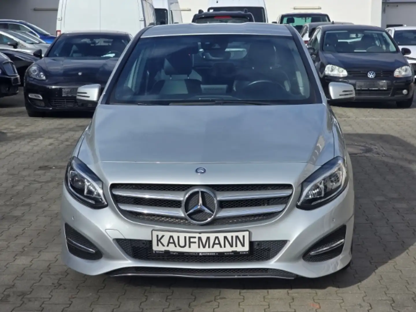 Mercedes-Benz B 180 Edition Navi LED Klimaautom Fahrerprofil SHZ Keyle Zilver - 2
