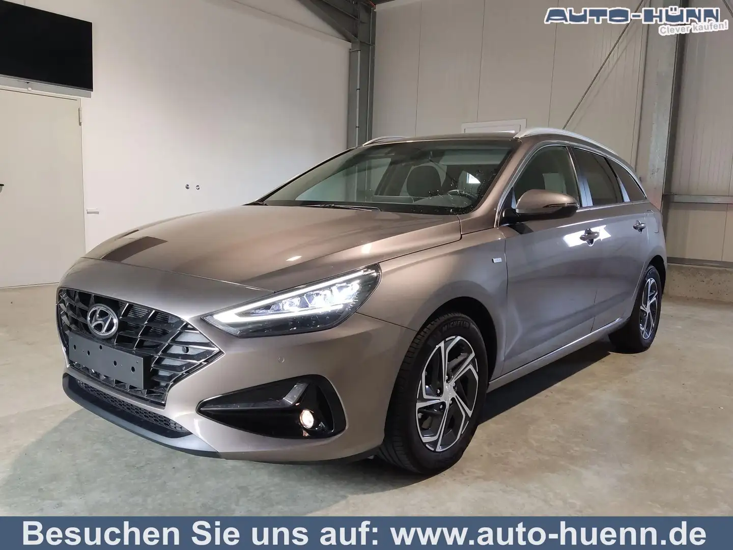 Hyundai i30 Kombi Smart Plus Edition 1.5 T-GDI 160 PS DCT N... Bronze - 1