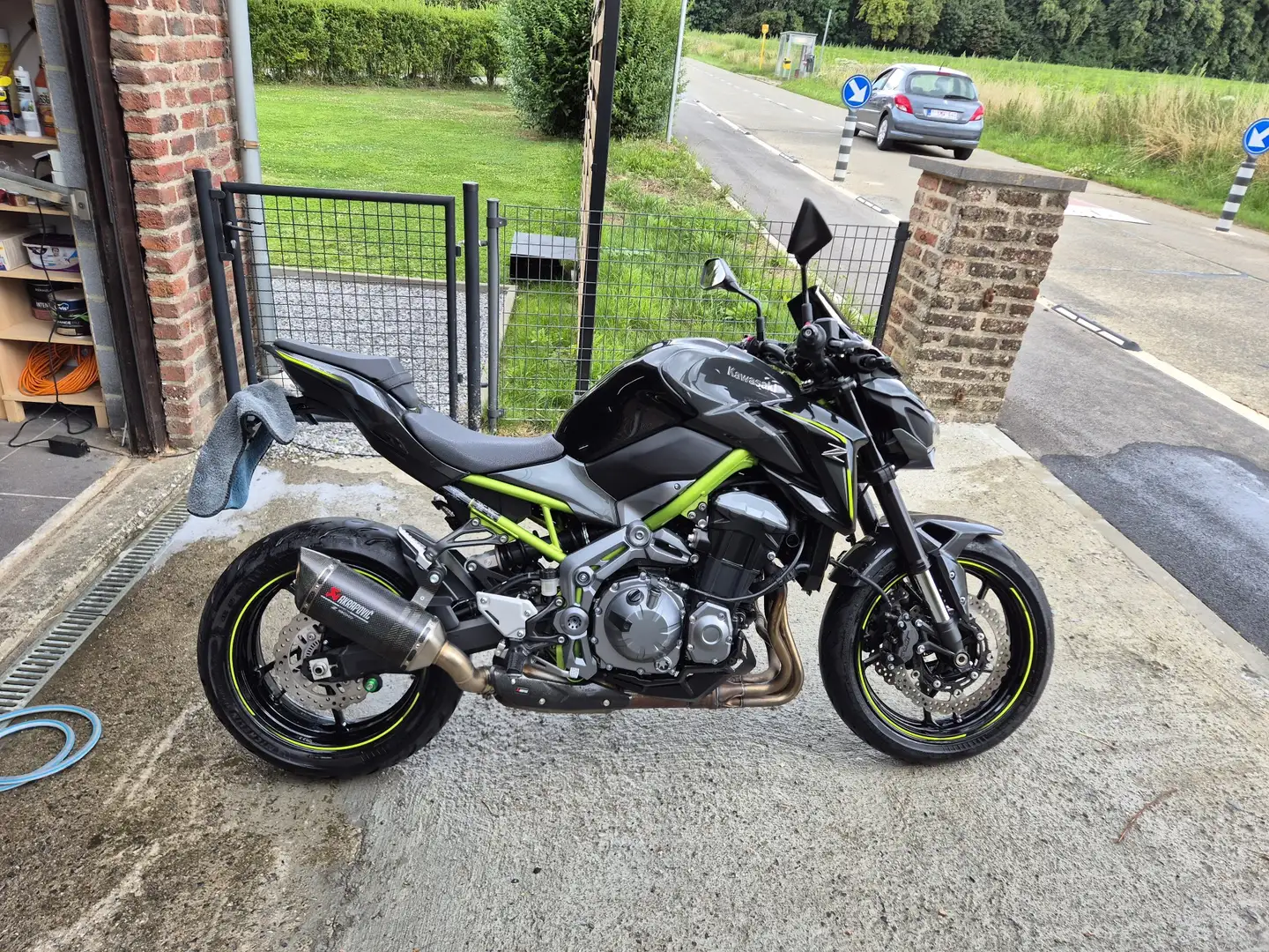 Kawasaki Z 900 pack performance, pot akra, bulle haute et capot d Gris - 1