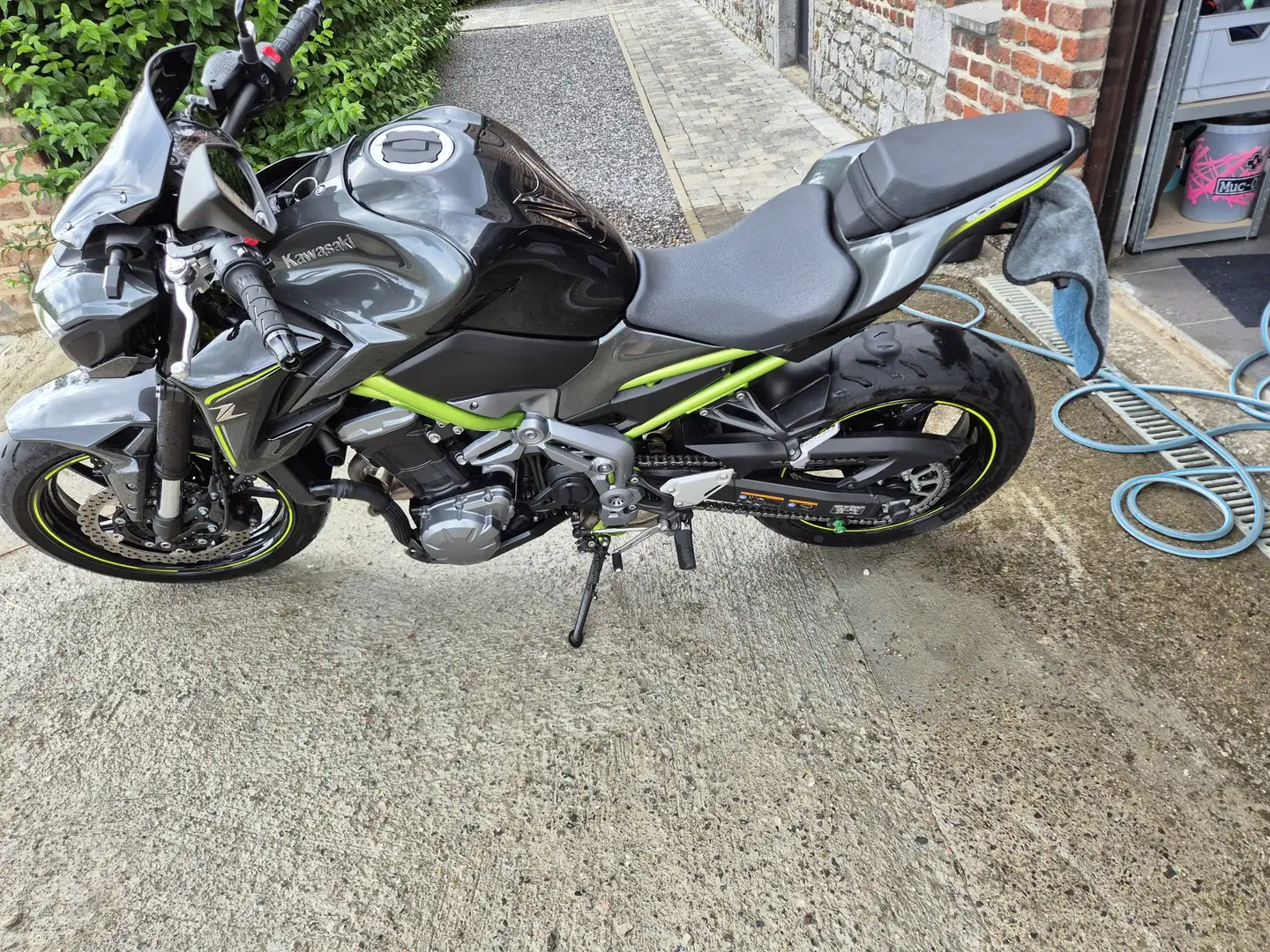 Kawasaki Z 900 pack performance, pot akra, bulle haute et capot d Gris - 2
