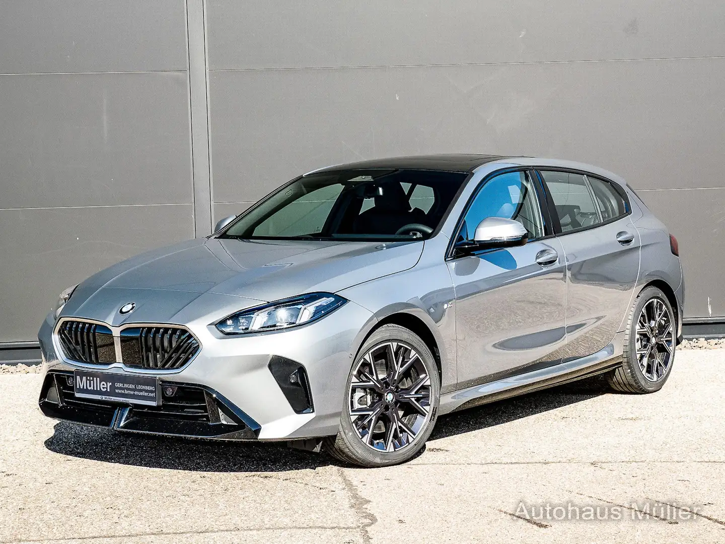 BMW 123 xDrive M Sport ACC Adaptiv LED Premium Pano Šedá - 2