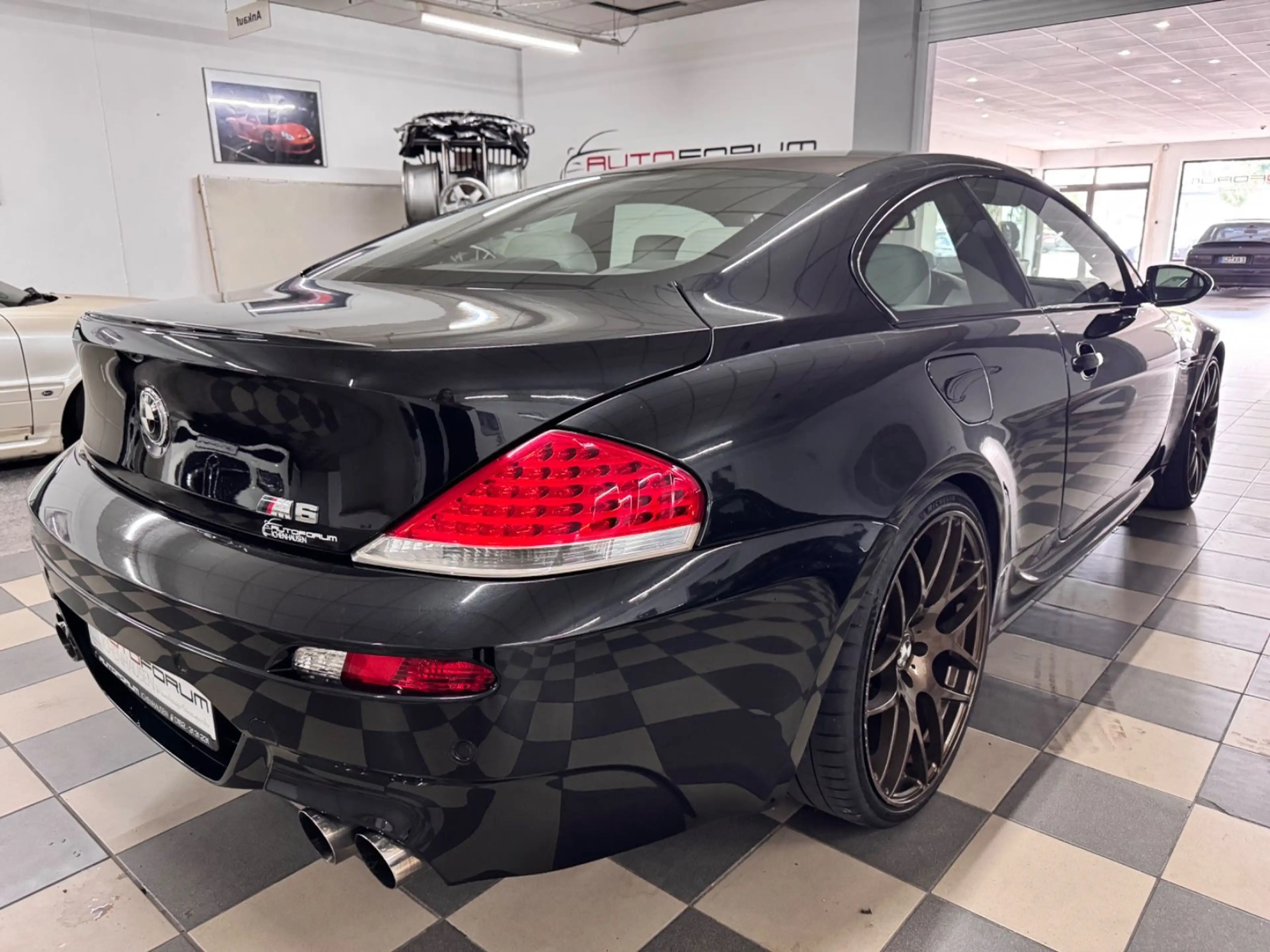 BMW M6 Coupe V10 — photo 6