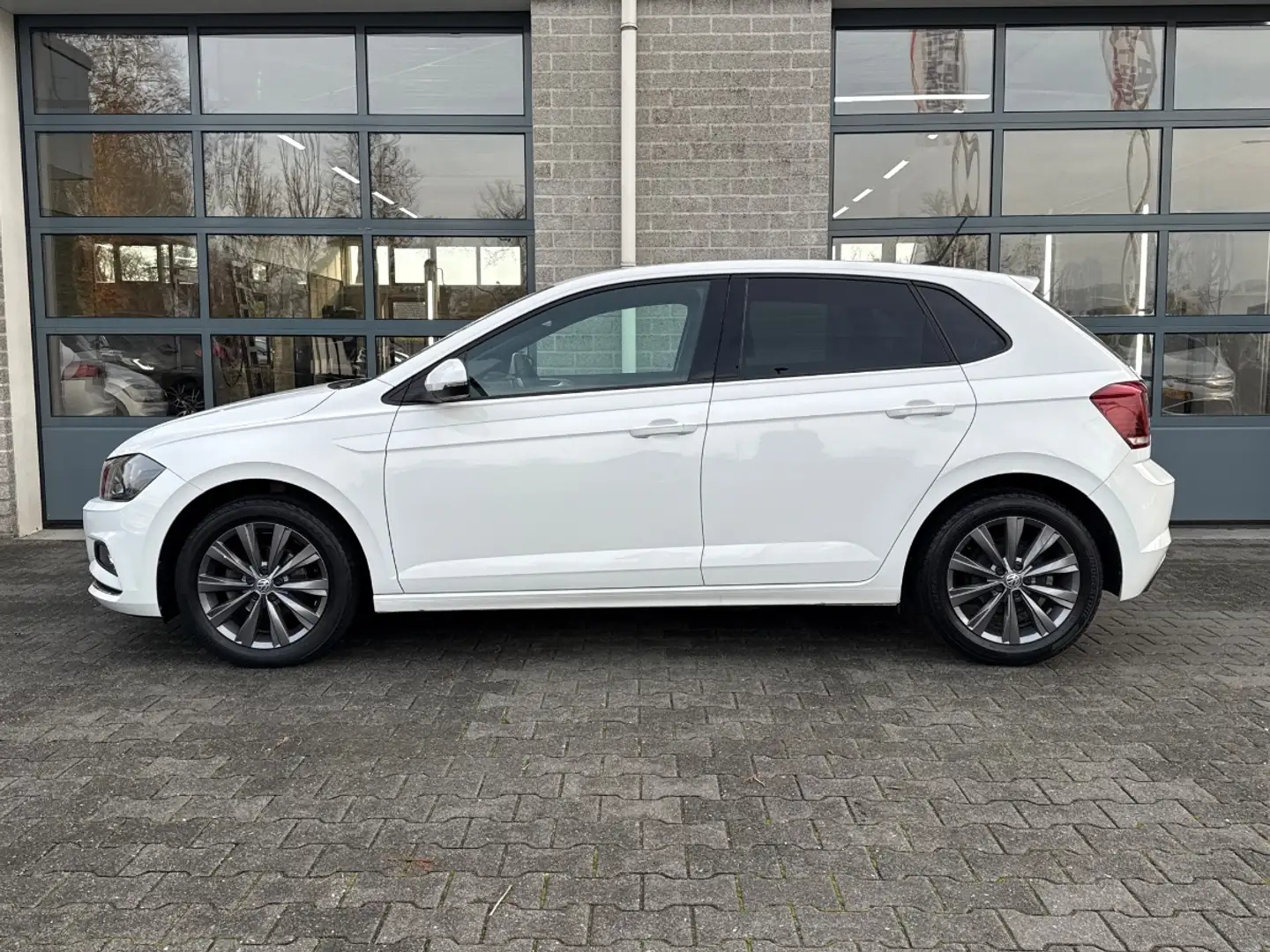Volkswagen Polo 1.0 TSI Highline | 1E EIGENAAR | ACC | Wit - 2