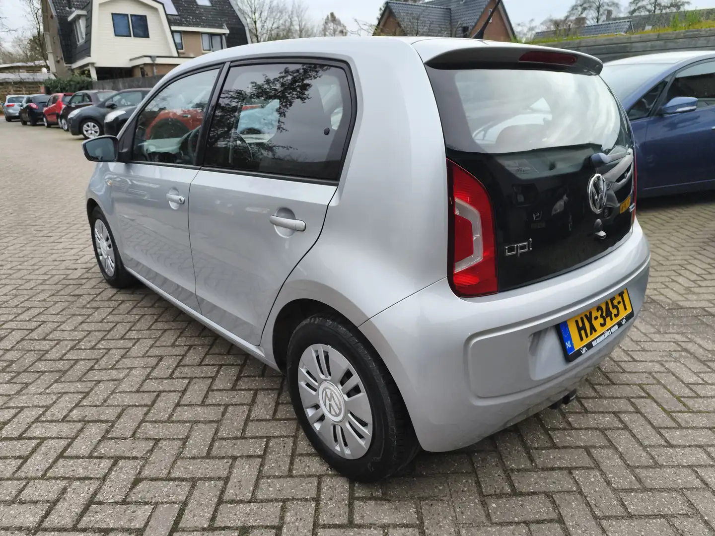 Volkswagen up! 1.0 60pk BMT move up! Trekhaak Grijs - 2