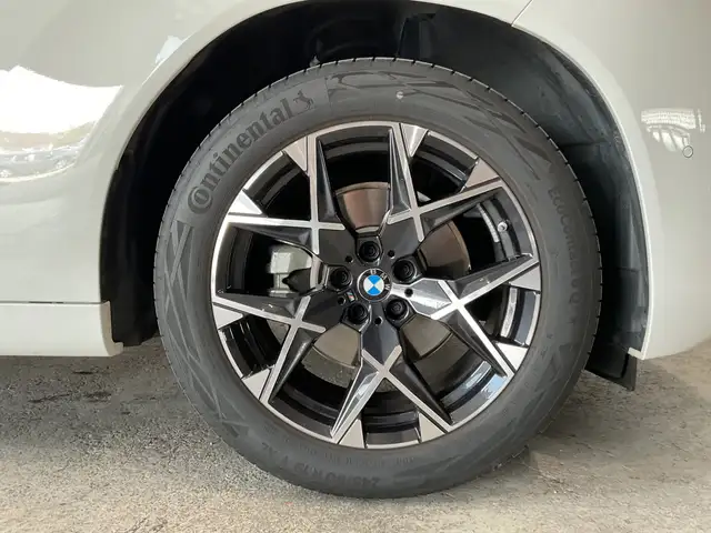 BMW X3 view 12