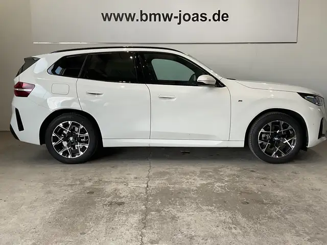 BMW X3 view 11