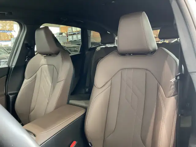 BMW X3 view 8