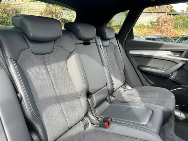 Audi Q5 view 24