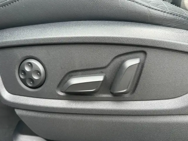 Audi Q5 view 16