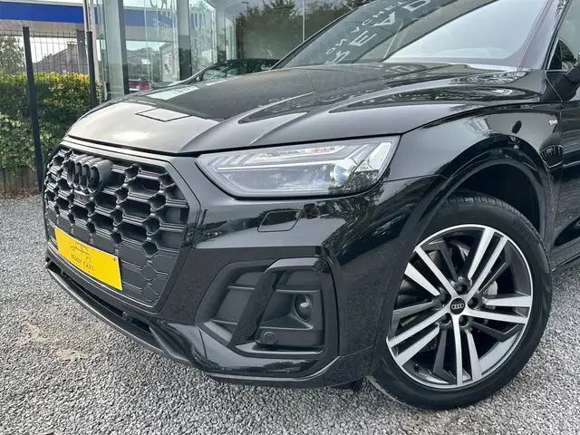 Audi Q5 view 2