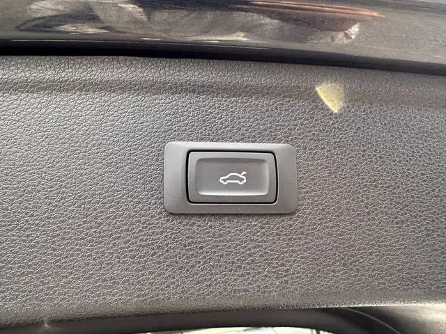 Audi Q5 view 26