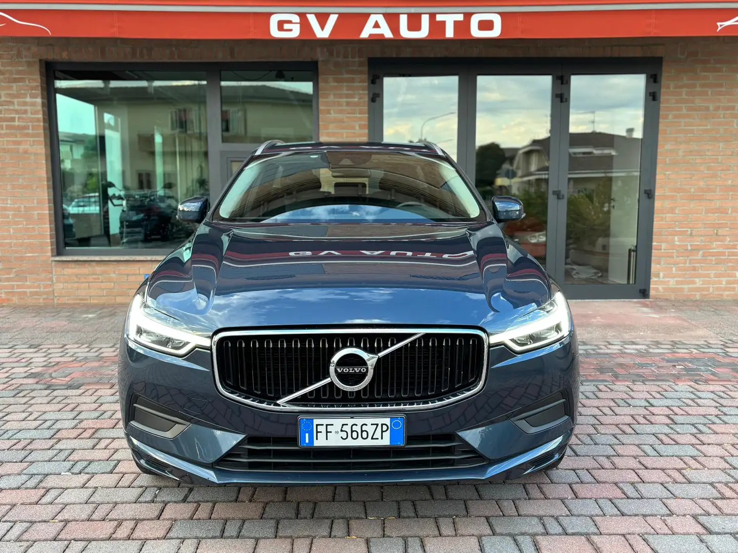 Volvo XC60 2.0 d4 Business AWD Geartronic Azul - 2