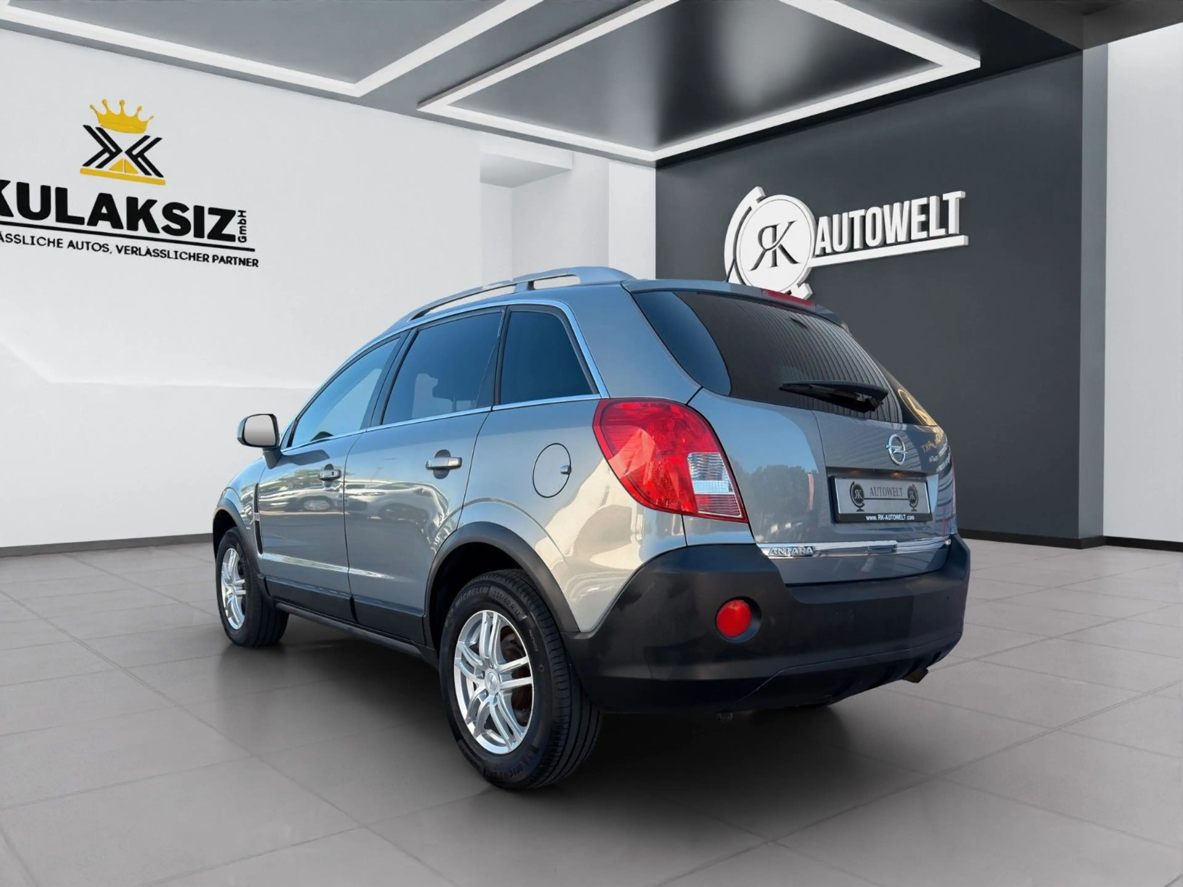Opel Antara Design Edition 4x2*NAVI*PDC*SHZ*TÜV NEU* — photo 3