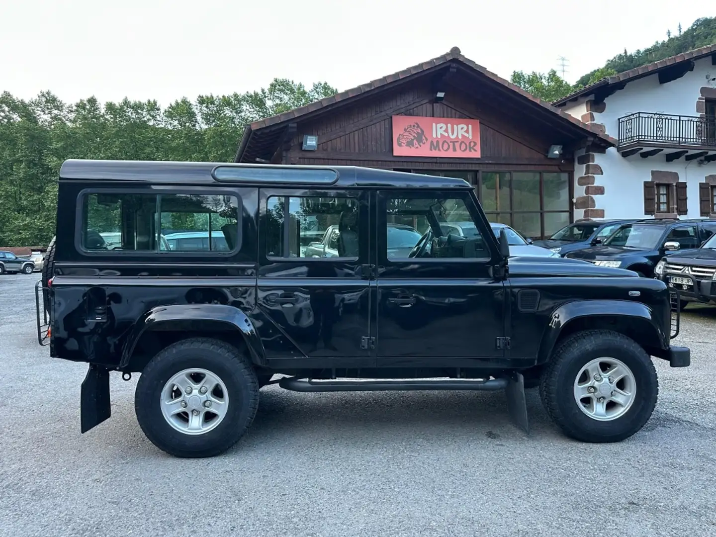 Land Rover Defender 110 SW SE Negro - 1