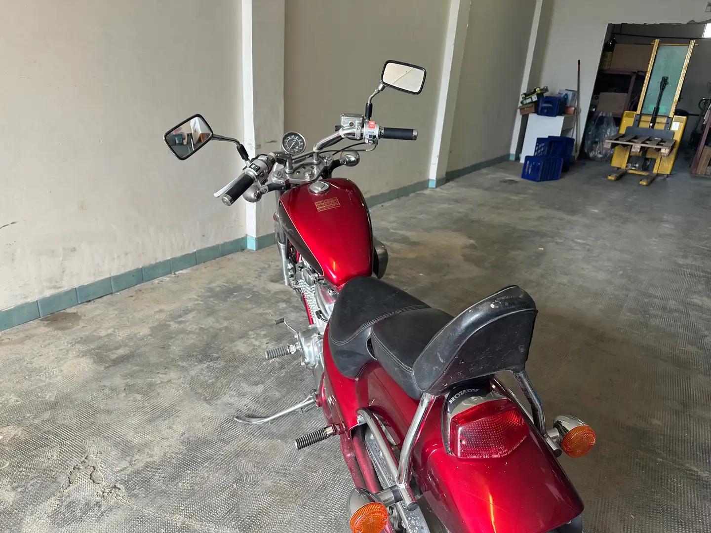 Honda Shadow 600 Rosso - 1