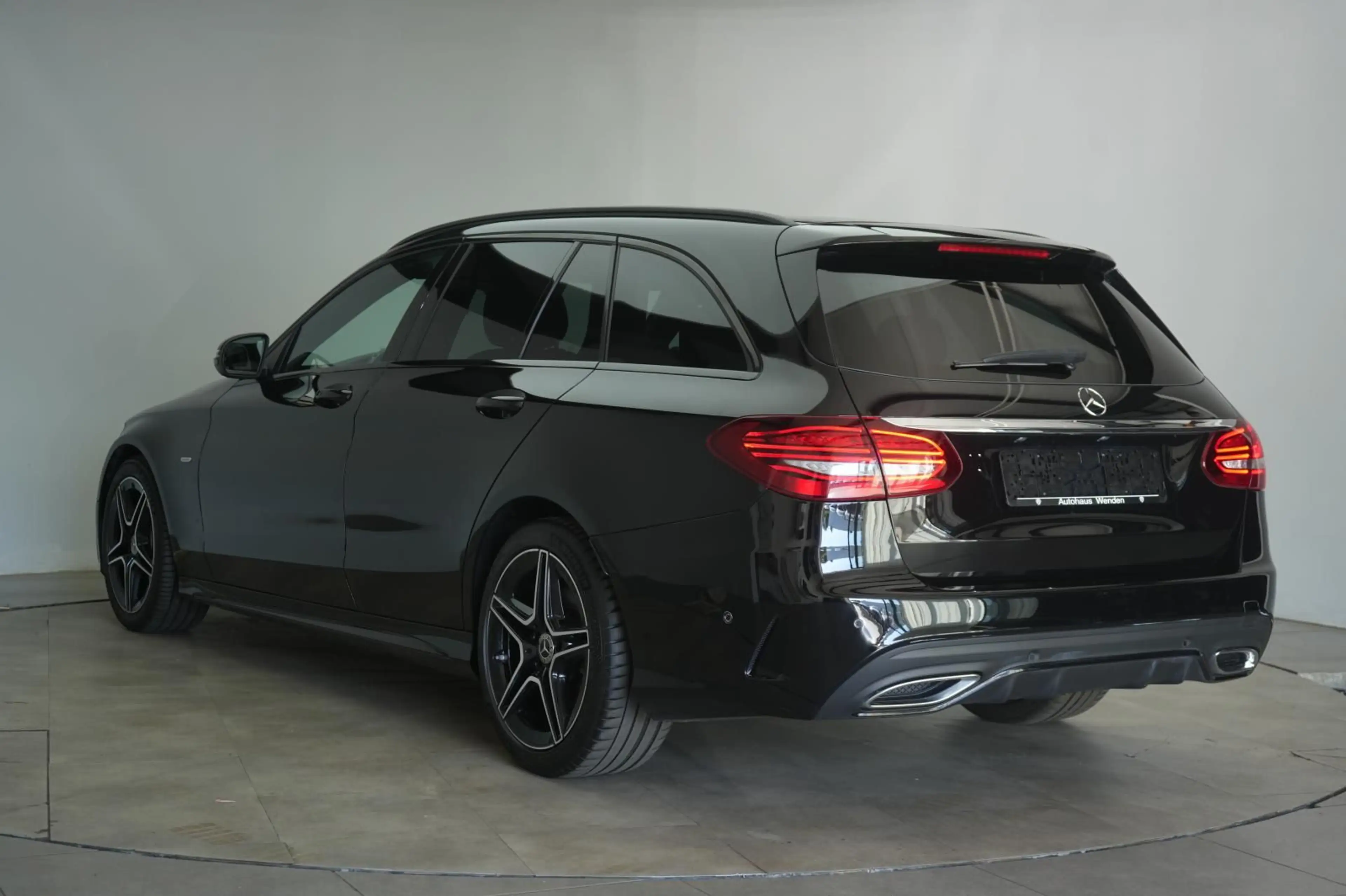 Mercedes-Benz C 220 d AMG T 9G-Tronic Night Edition — photo 6