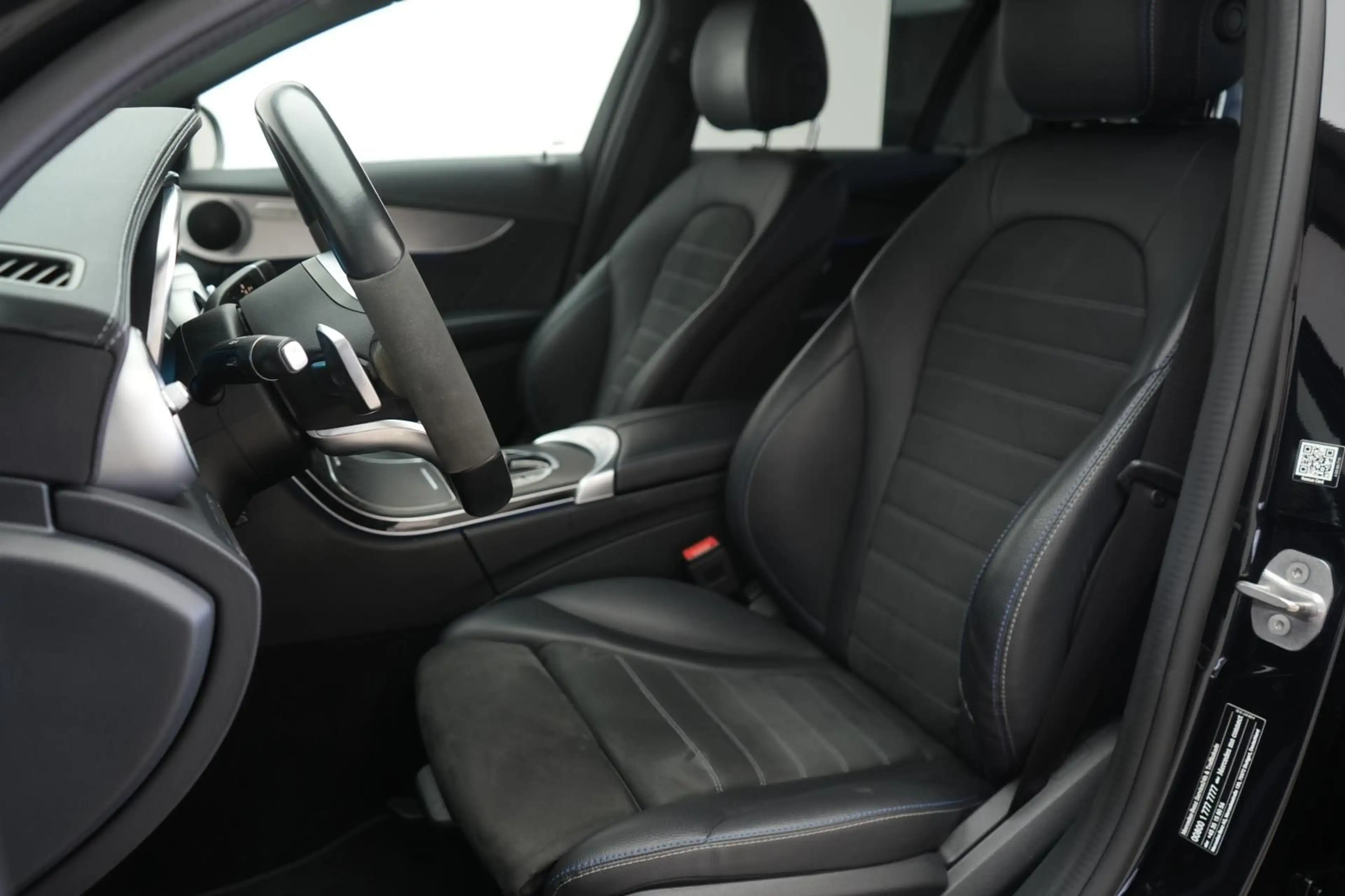 Mercedes-Benz C 220 d AMG T 9G-Tronic Night Edition — photo 11