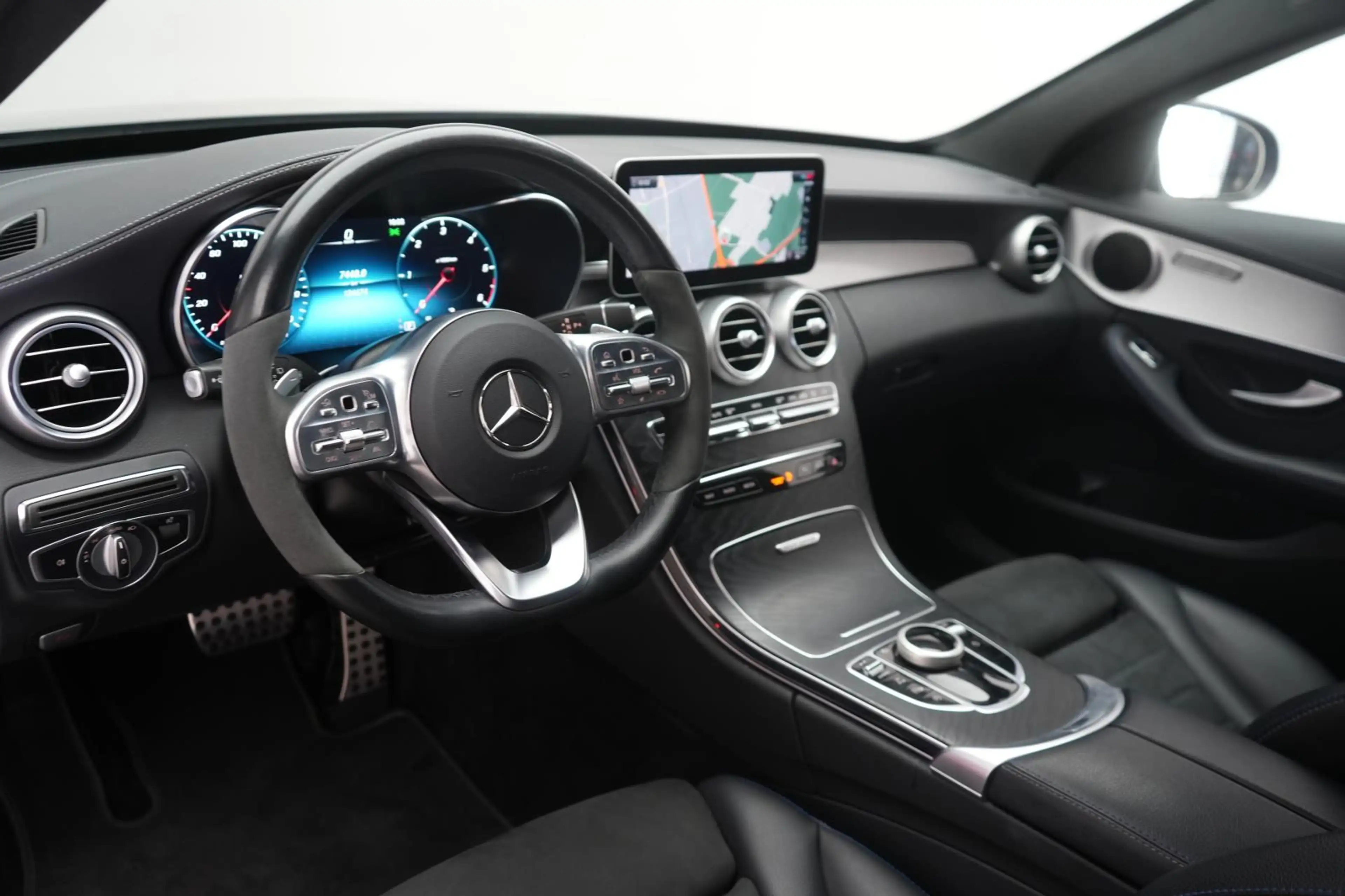 Mercedes-Benz C 220 d AMG T 9G-Tronic Night Edition — photo 13