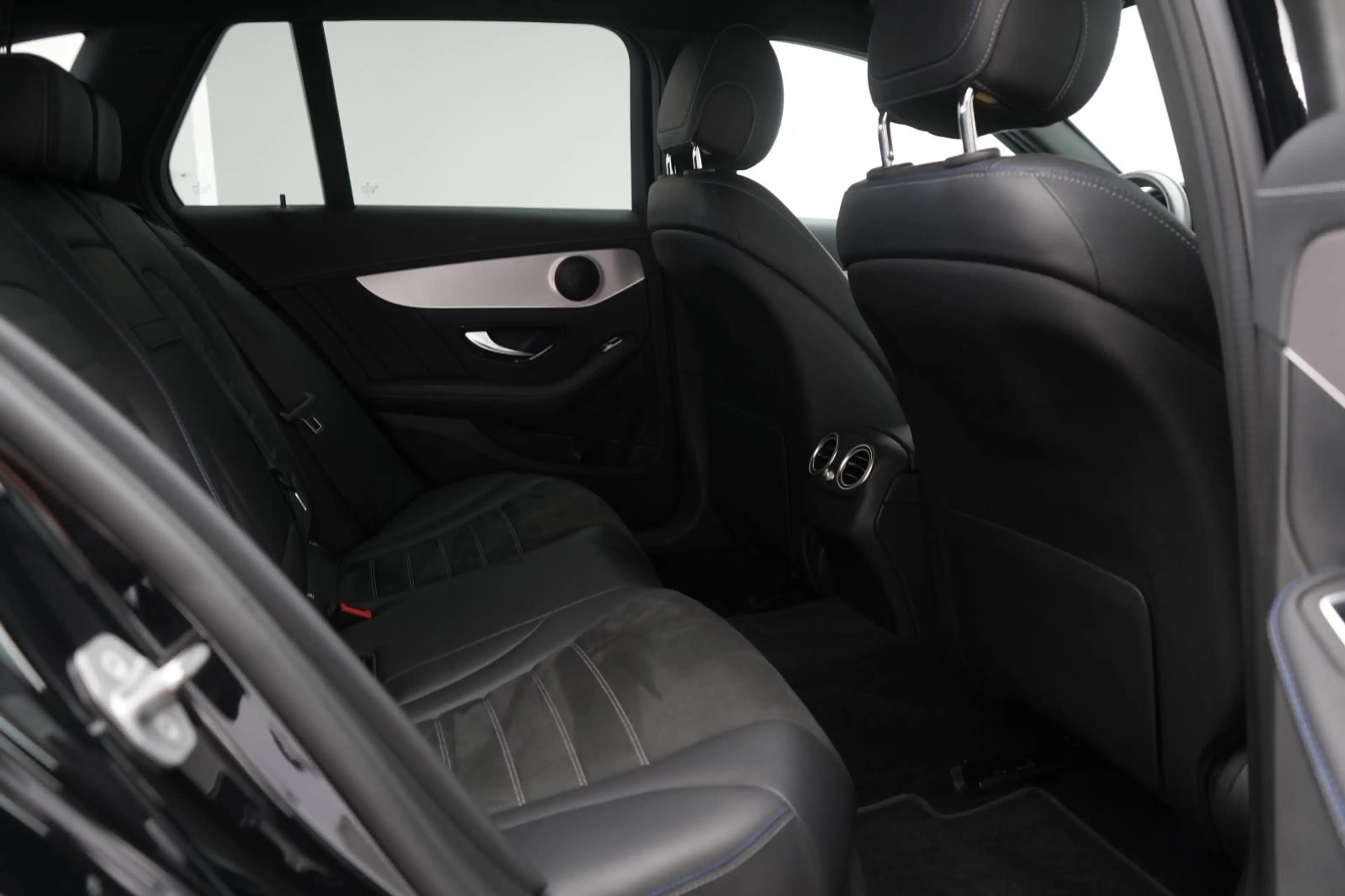 Mercedes-Benz C 220 d AMG T 9G-Tronic Night Edition — photo 9