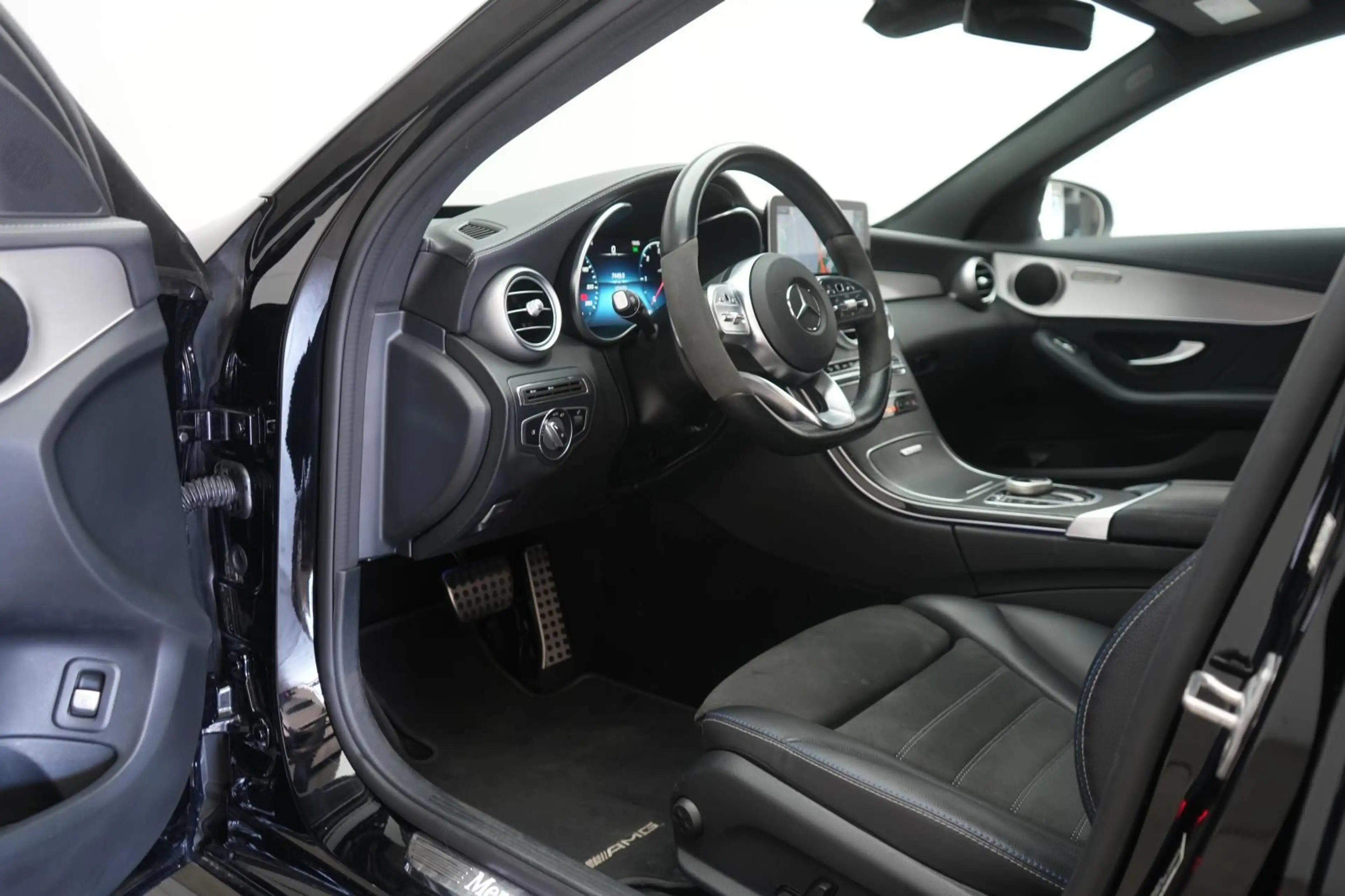 Mercedes-Benz C 220 d AMG T 9G-Tronic Night Edition — photo 12