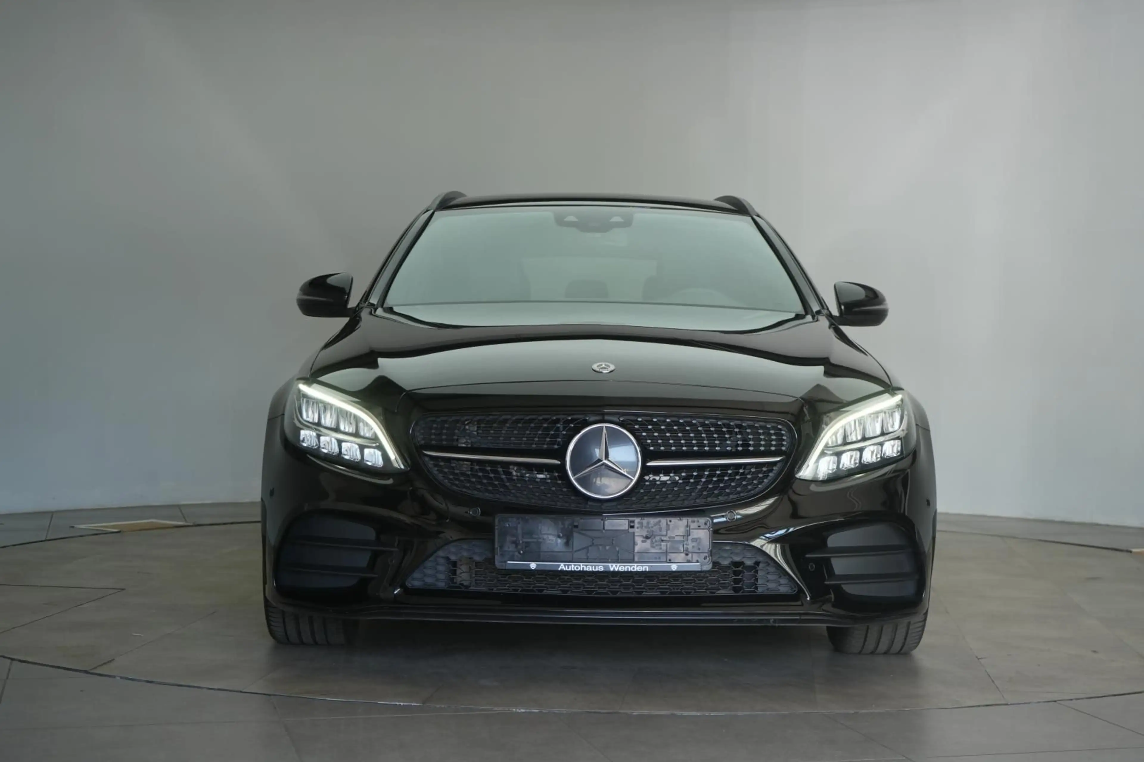 Mercedes-Benz C 220 d AMG T 9G-Tronic Night Edition — photo 2