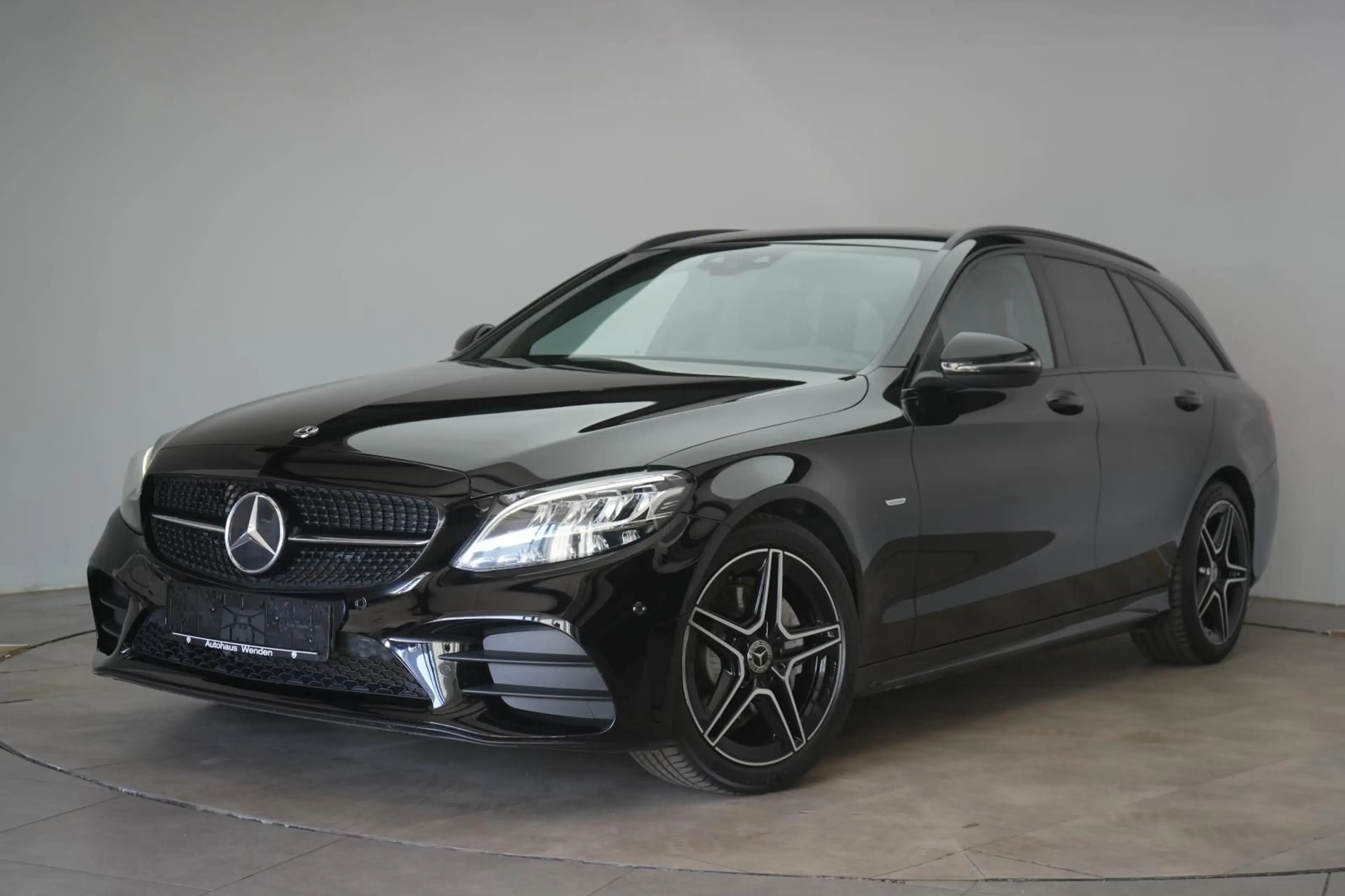 Mercedes-Benz C 220 d AMG T 9G-Tronic Night Edition — photo 3
