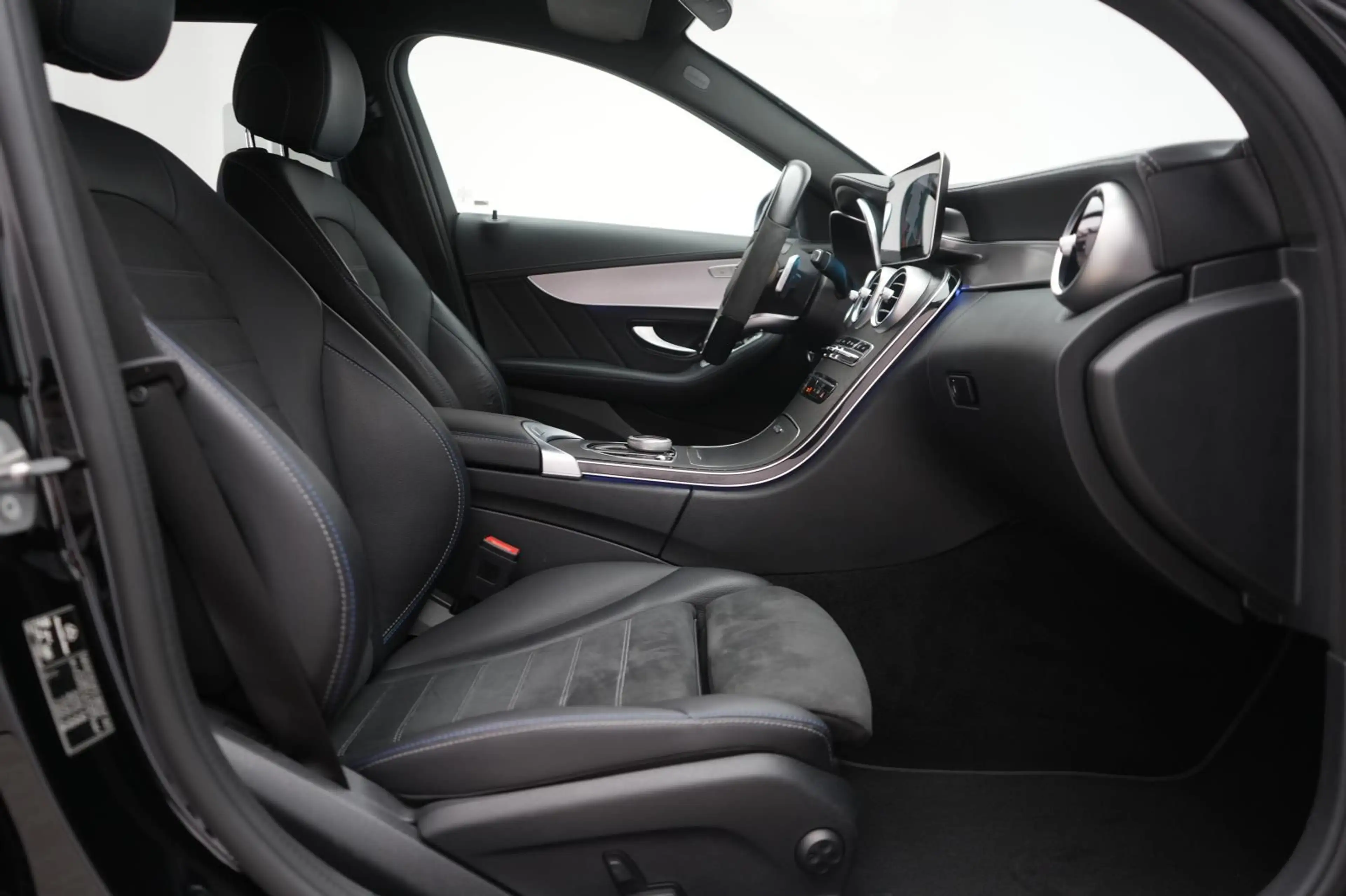 Mercedes-Benz C 220 d AMG T 9G-Tronic Night Edition — photo 7