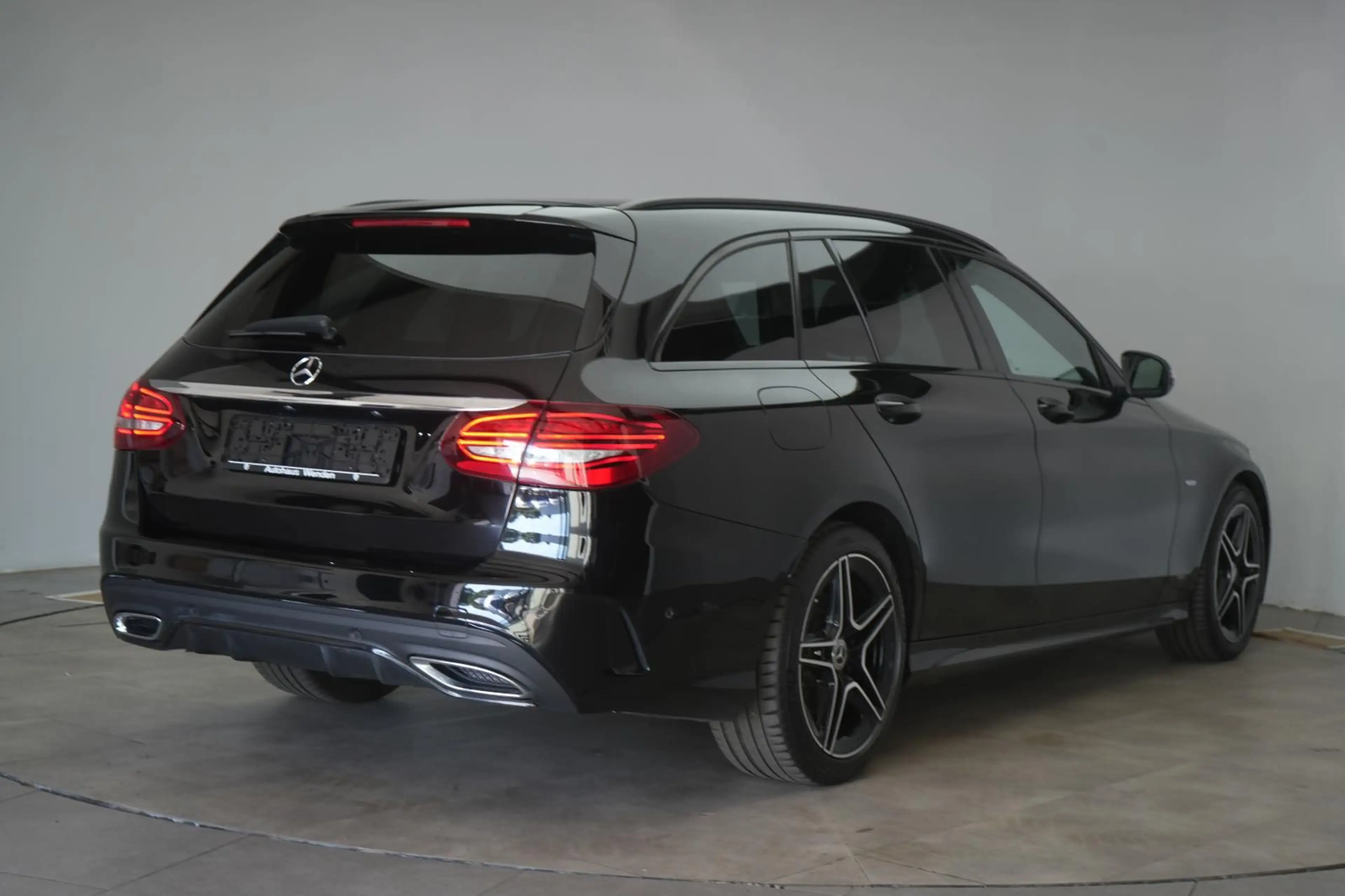 Mercedes-Benz C 220 d AMG T 9G-Tronic Night Edition — photo 4
