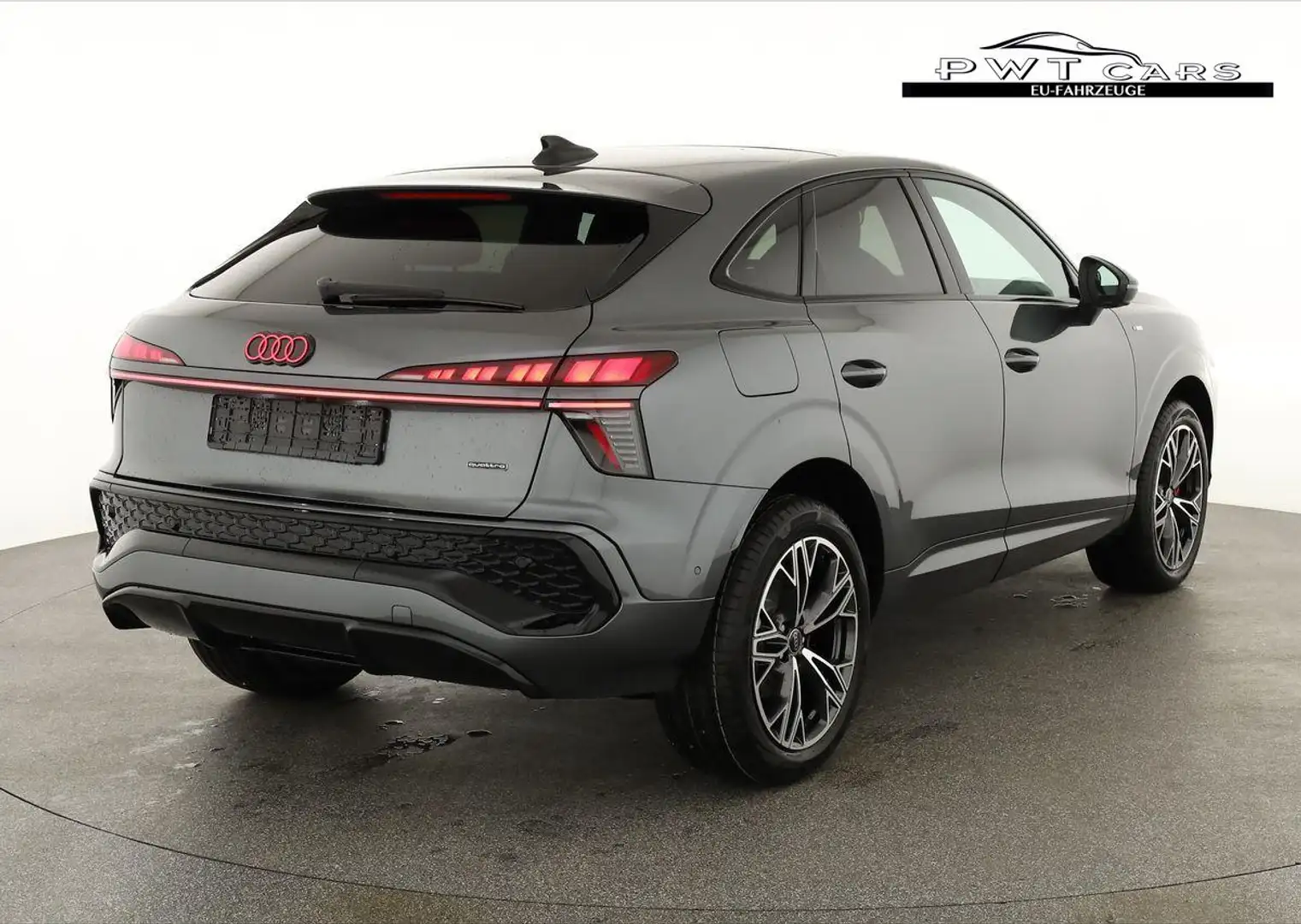 Audi Q3 Sportback TFSI quattro 150 kW S-LINE, Pano, AHK... Grau - 2
