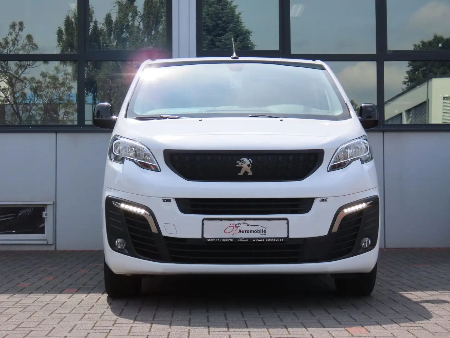 Peugeot Traveller Business L2 Aut. Navi 9-Sitze Kamera Белый - 2
