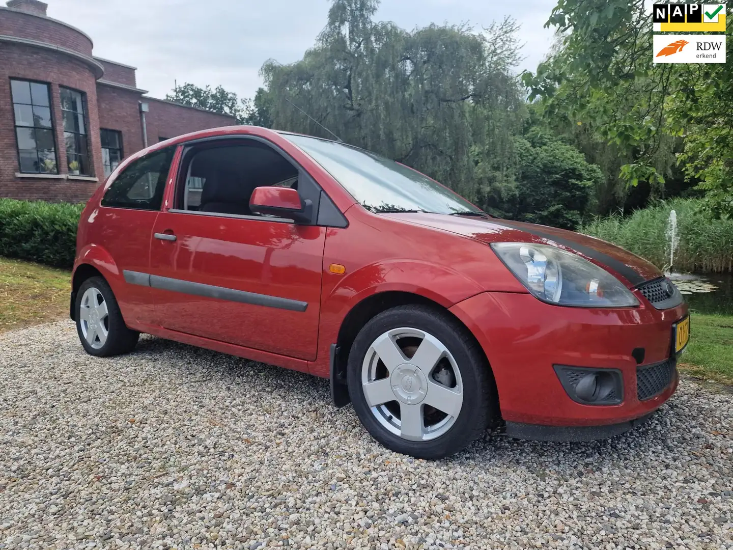 Ford Fiesta 1.3-8V Futura *apk:03-2026* Portocaliu - 1