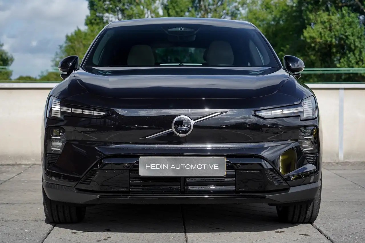 Volvo EX60 2026