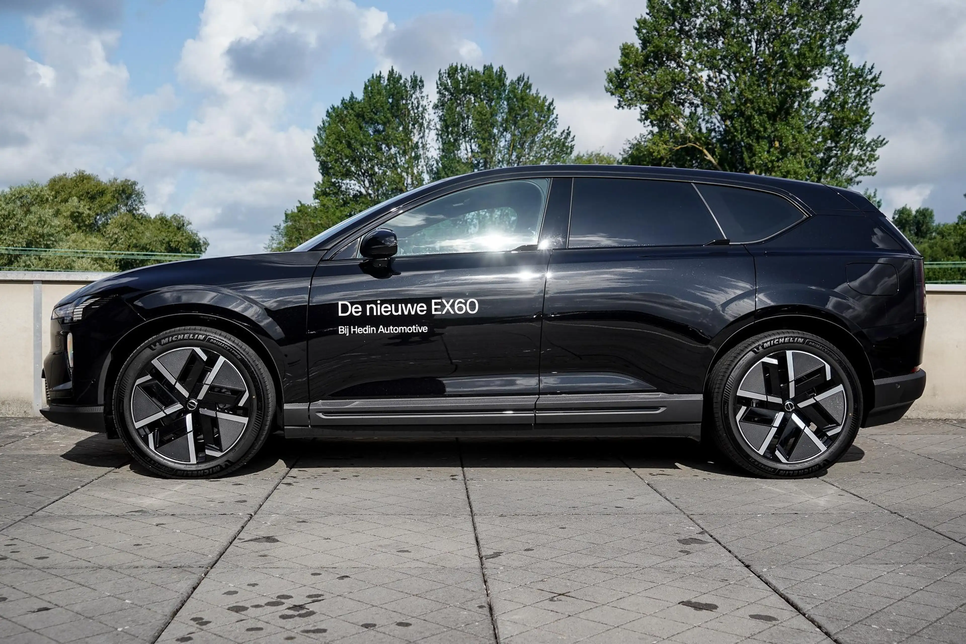 Volvo EX60 P10 AWD Ultra 95 kWh 660Km Range | Bowers&Wilkins — photo 3