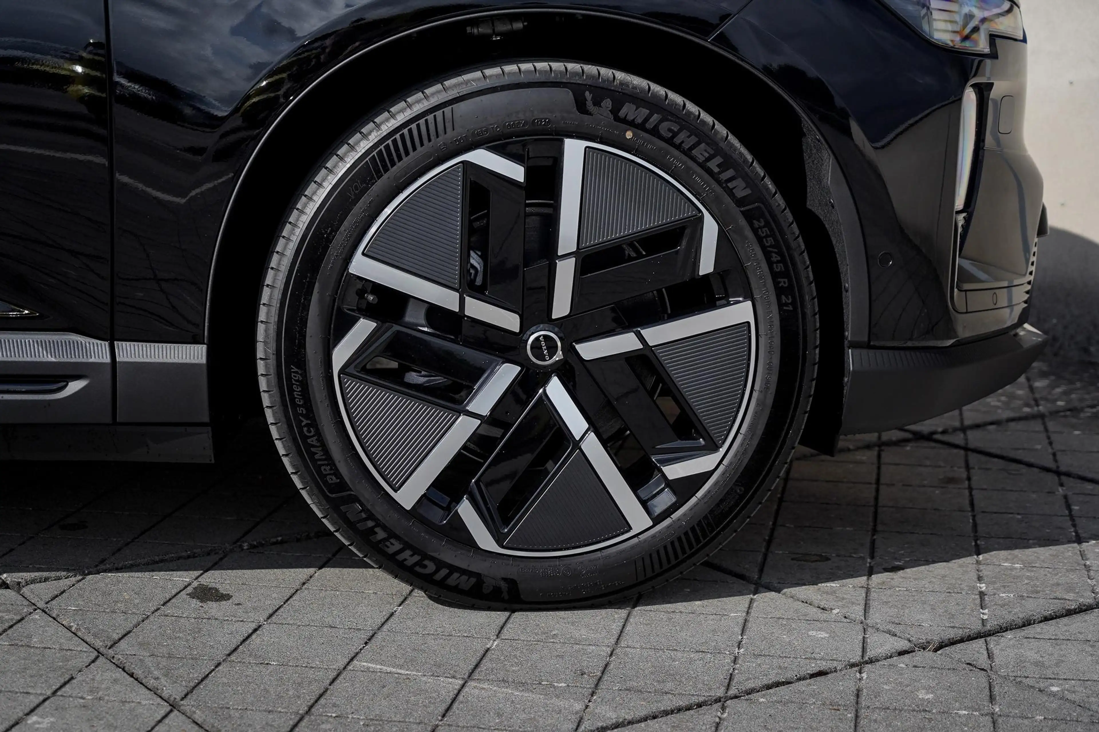 Volvo EX60 P10 AWD Ultra 95 kWh 660Km Range | Bowers&Wilkins — photo 7