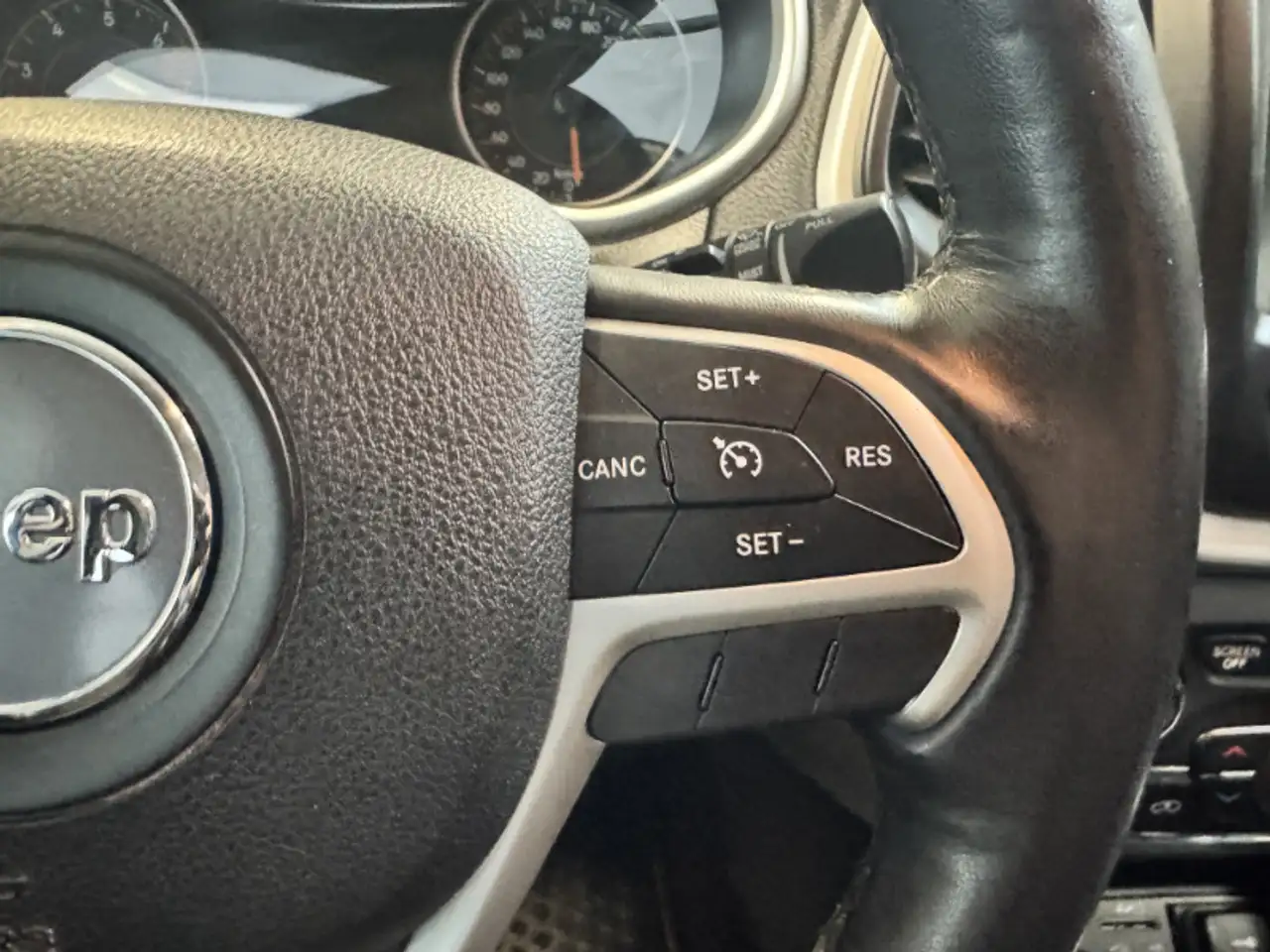 Jeep Cherokee снимка Jeep Cherokee