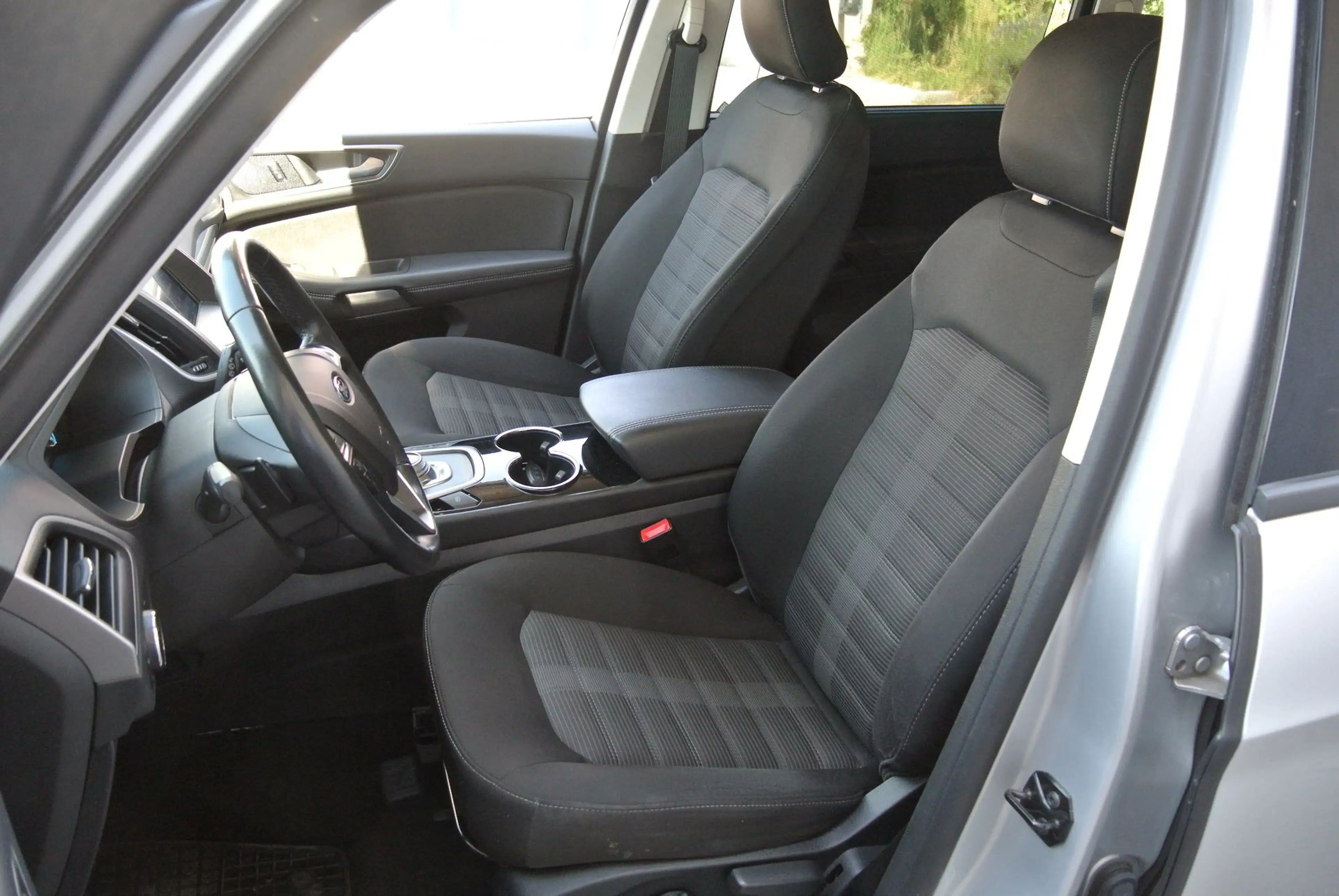 Ford Galaxy 2.0 EcoBlue Aut. EDITION * LED * KAMERA * AHK * — photo 12