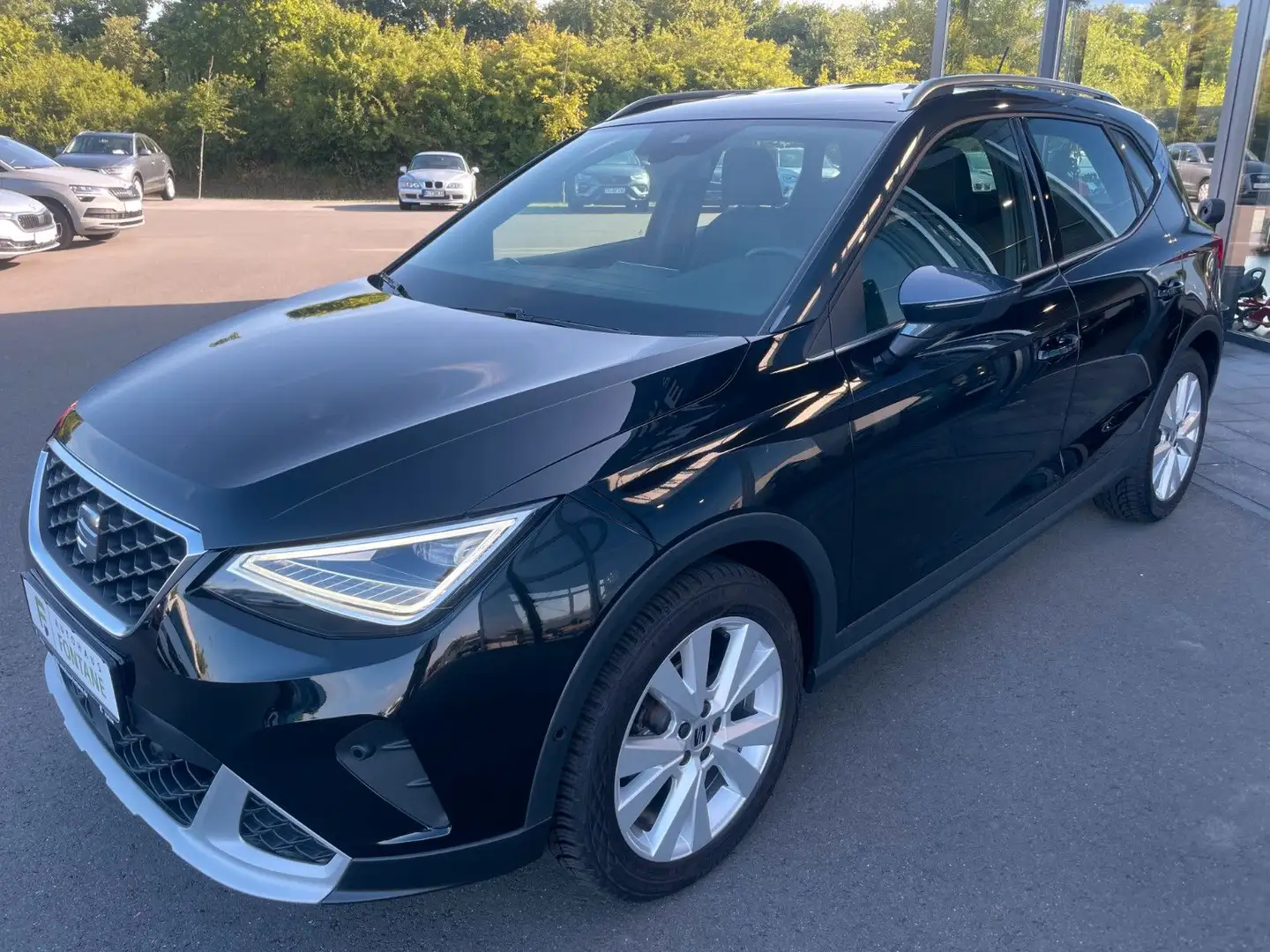 SEAT Arona 1,0TSi Xperience Schalter Navi LED Kamera Schwarz - 1
