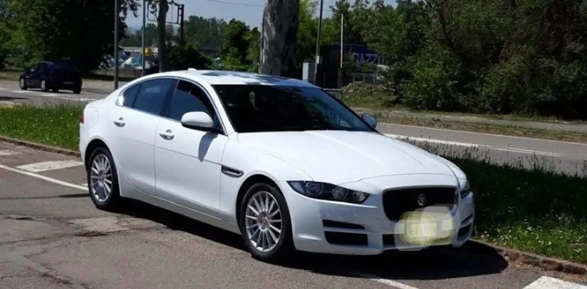 Jaguar XE 2.0d i4 Portfolio 163cv my19 - 1