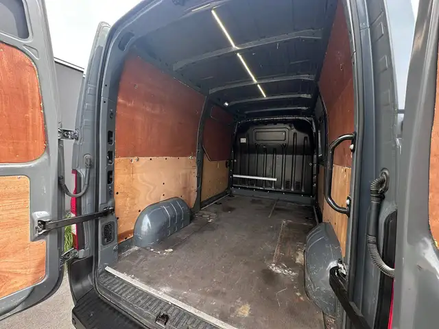 Opel Movano view 6