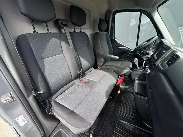 Opel Movano view 10